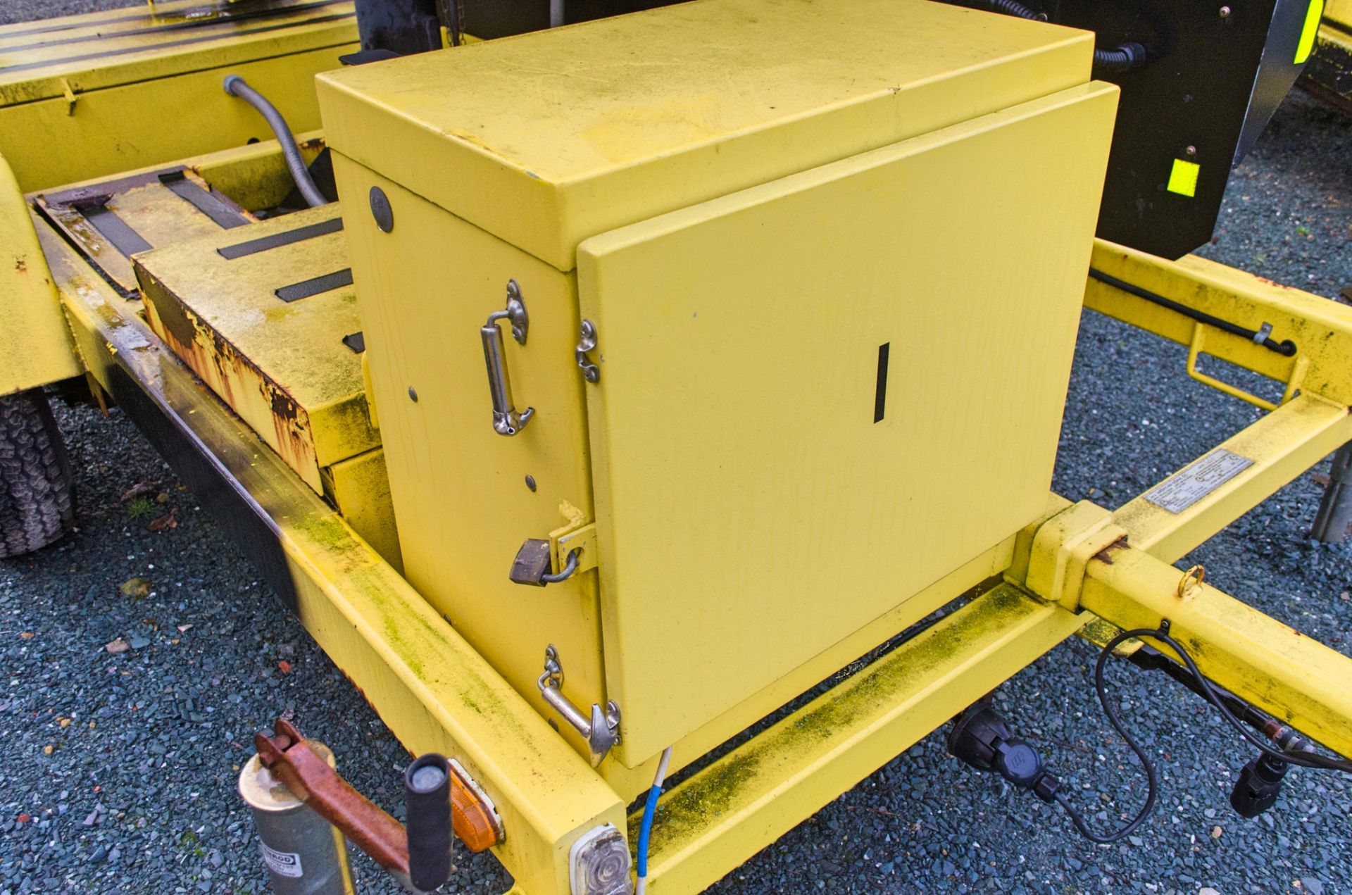 American Signal Co single axle sign board trailer c/w battery pack and solar panel charging system - Image 5 of 5