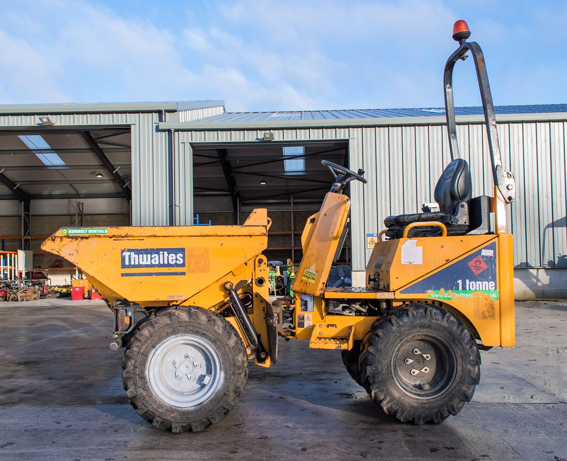 Thwaites 1 tonne hi-tip dumper Year: 2014 S/N: 141709661 Recorded Hours: 1372 A656873 - Image 7 of 20