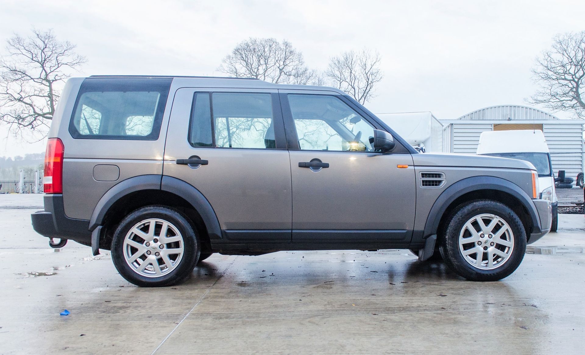 Land Rover Discovery 3 TDV6 manual 7 seat 5 door estate car Registration Number: VX09 DHP Date of - Image 8 of 39