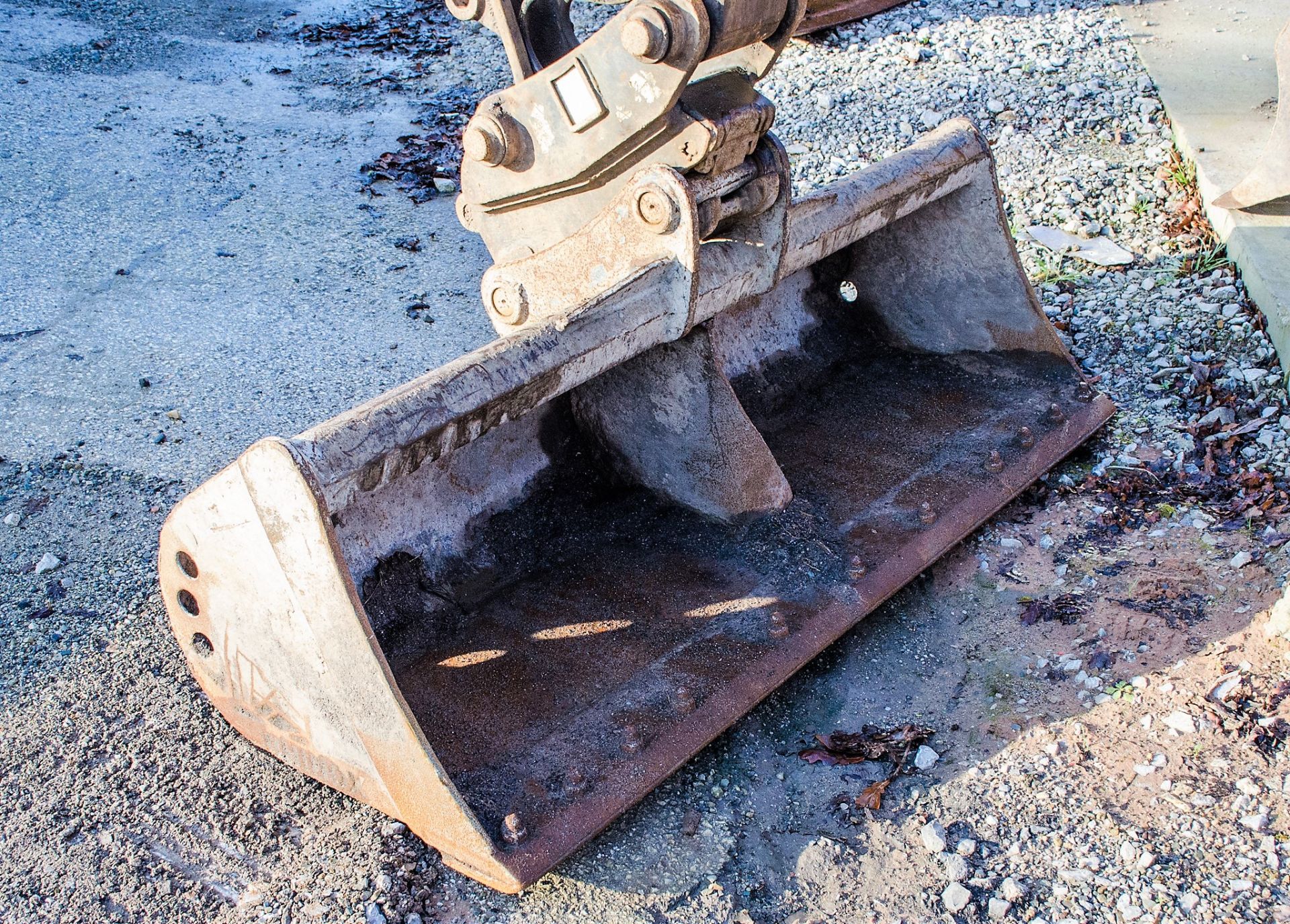 JCB 8050 ZTS 5 tonne rubber tracked excavator Year: 2013 S/N: 1741976 Recorded Hours: 3800 blade, - Image 16 of 23