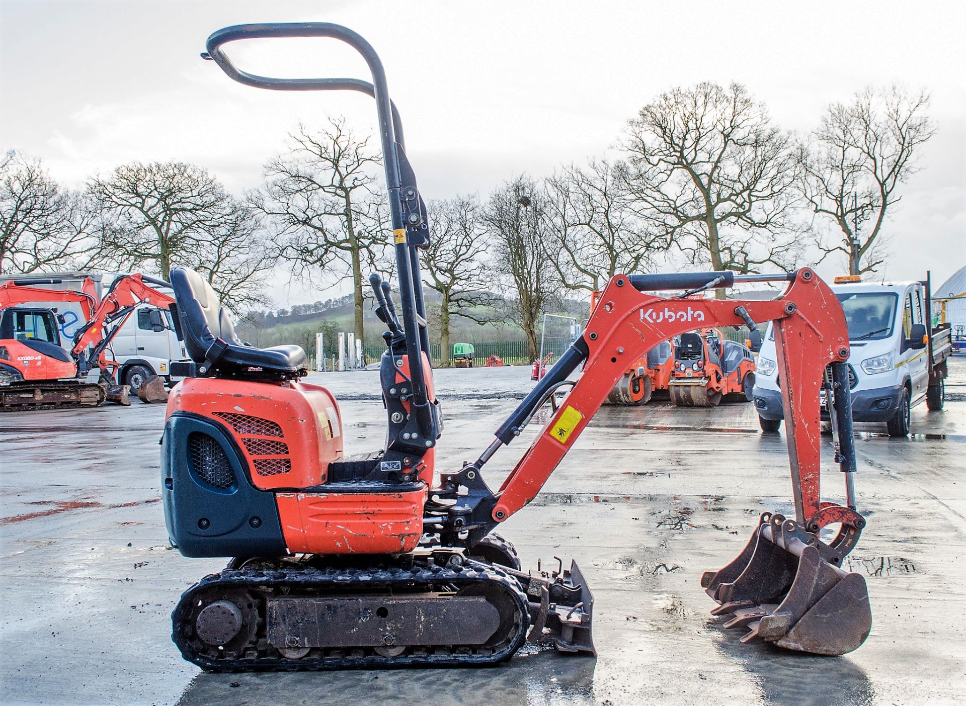 Kubota K008-3 0.8 tonne rubber tracked micro excavator Year: 2013 S/N: 24430 Recorded Hours: 1610 - Image 8 of 20
