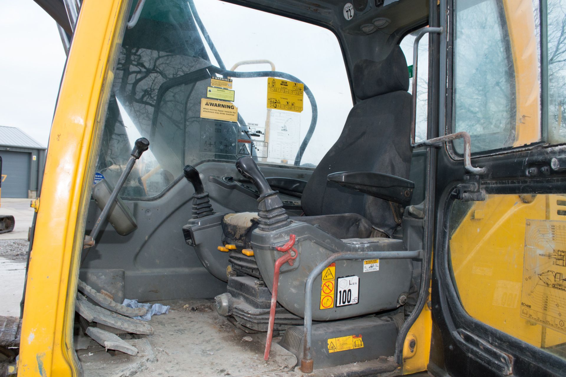 Volvo EC140B 14 tonne steel tracked excavator Year: 2007  S/N:  Recorded Hours: 13,055 piped & - Image 18 of 19
