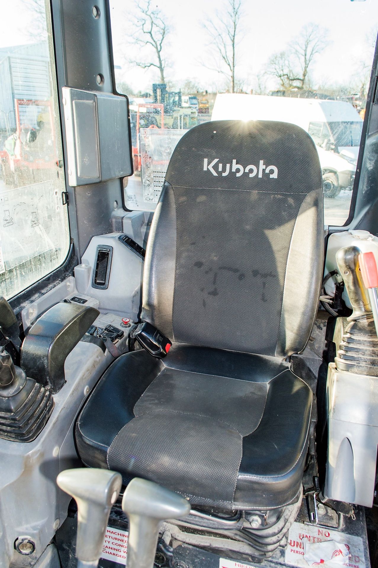 Kubota U55-4 5.5 tonne rubber tracked excavator Year: 2014 S/N: 52741 Recorded Hours: 3708 blade, - Image 17 of 20