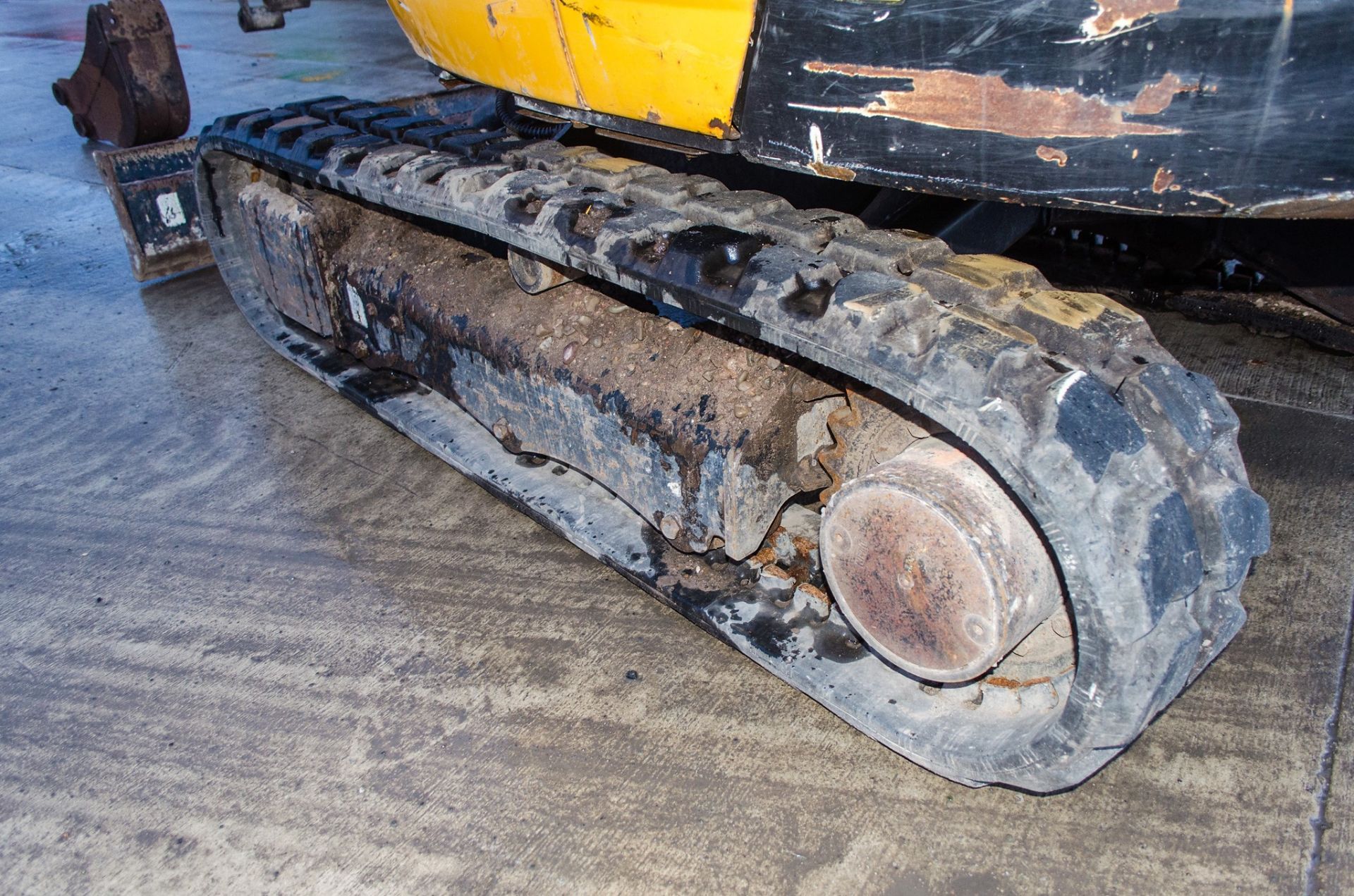 JCB 8026 CTS 2.6 tonne rubber tracked midi excavator Year: 2014 S/N: 1779685 Recorded Hours:  piped, - Image 10 of 21