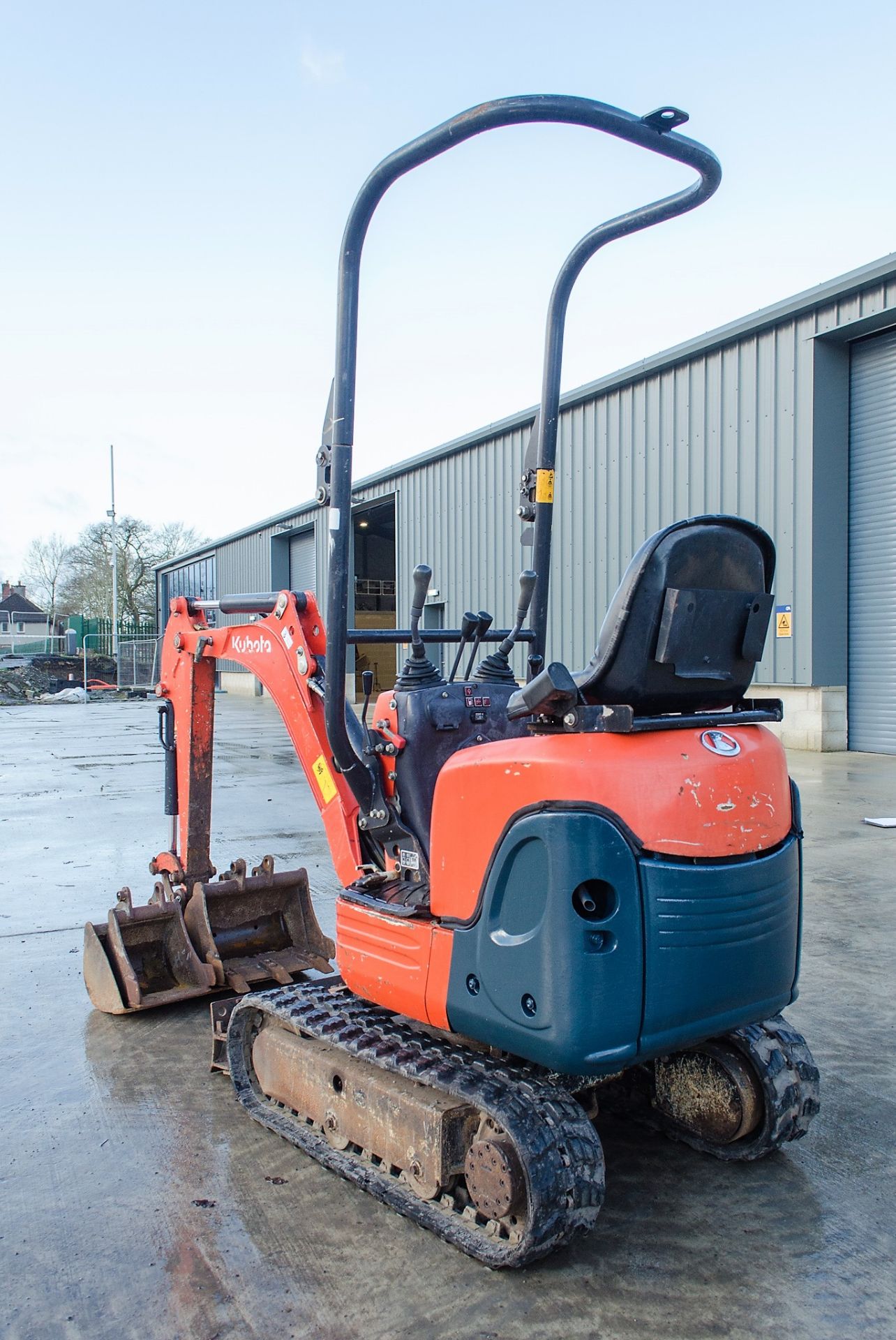 Kubota K008-3 0.8 tonne rubber tracked micro excavator Year: 2013 S/N: 24430 Recorded Hours: 1610 - Image 4 of 20