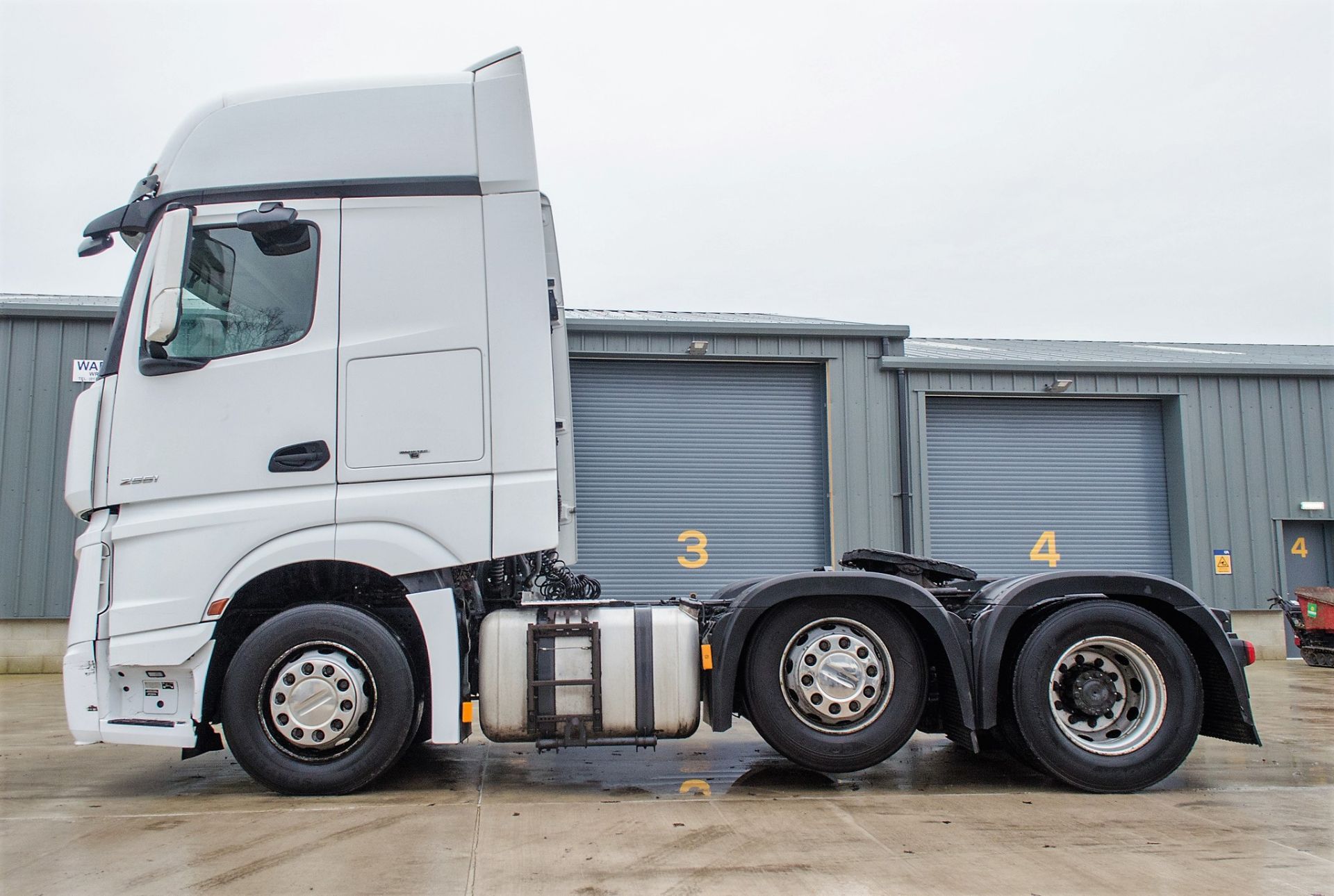 Mercedes Benz Actros 2551 6 wheel tractor unit Registration Number: GN64 SVA Date of Registration: - Image 7 of 29