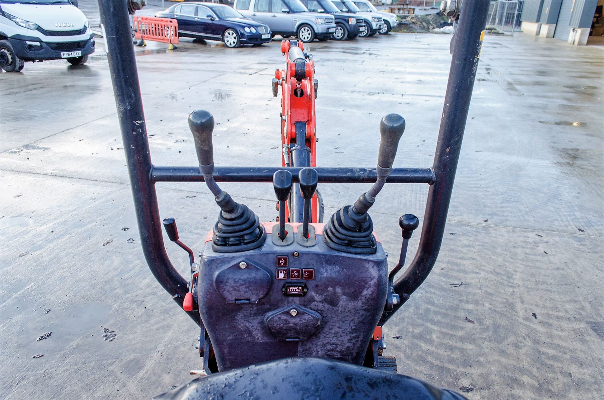 Kubota K008-3 0.8 tonne rubber tracked micro excavator Year: 2013 S/N: 24430 Recorded Hours: 1610 - Image 16 of 20