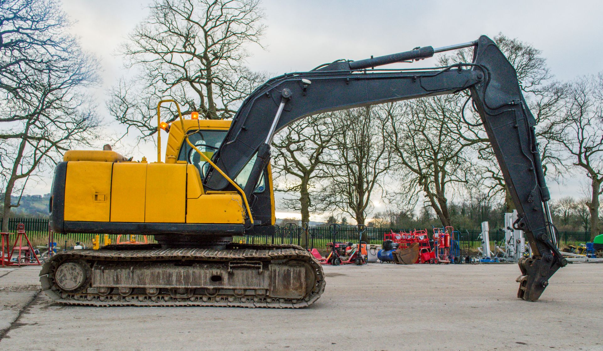 Volvo EC140B 14 tonne steel tracked excavator Year: 2007  S/N:  Recorded Hours: 13,055 piped & - Image 7 of 19