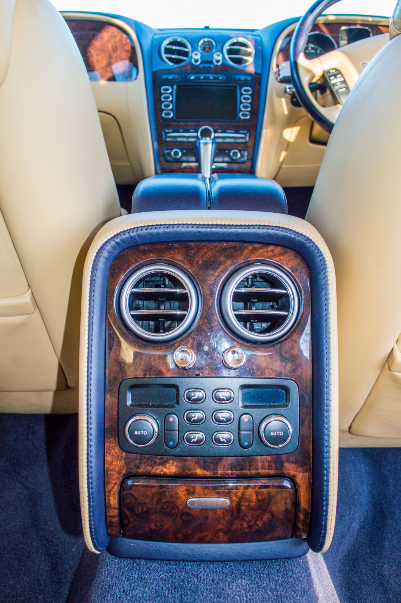 Bentley Flying Spur 6.0 W12 automatic 4 door saloon car - Image 26 of 36