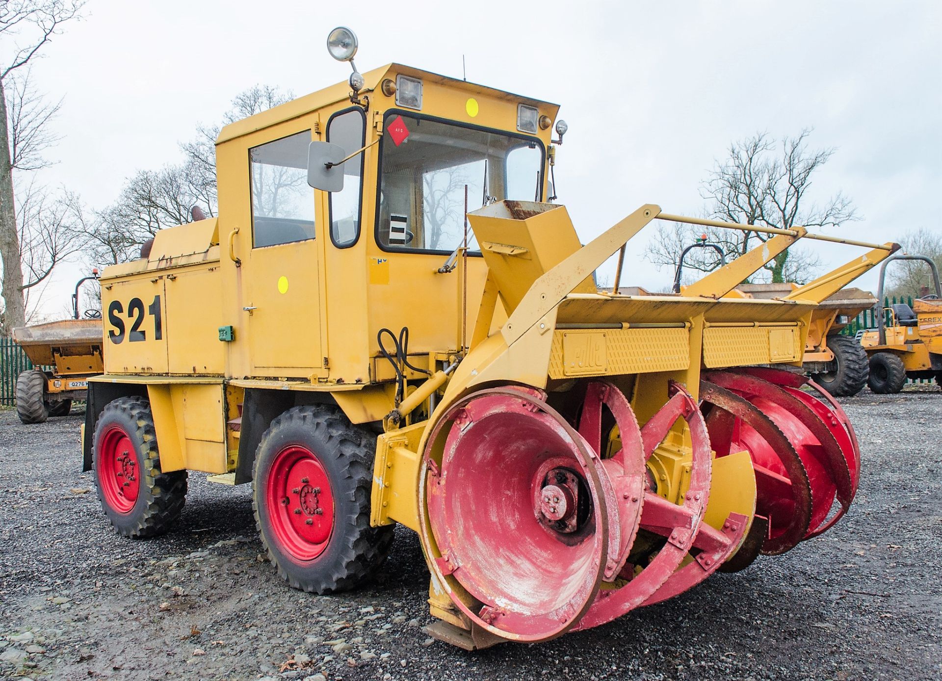 Rolba R400F snow blower Year: 1983 S/N: 001013 Recorded Hours: 602 - Image 2 of 17