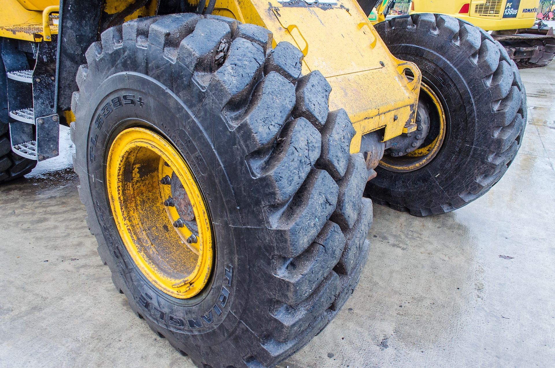 JCB 437 HT Wastemaster wheel loader Year: 2014 S/N: 2313096 Recorded Hours: 9841 c/w air - Image 16 of 24