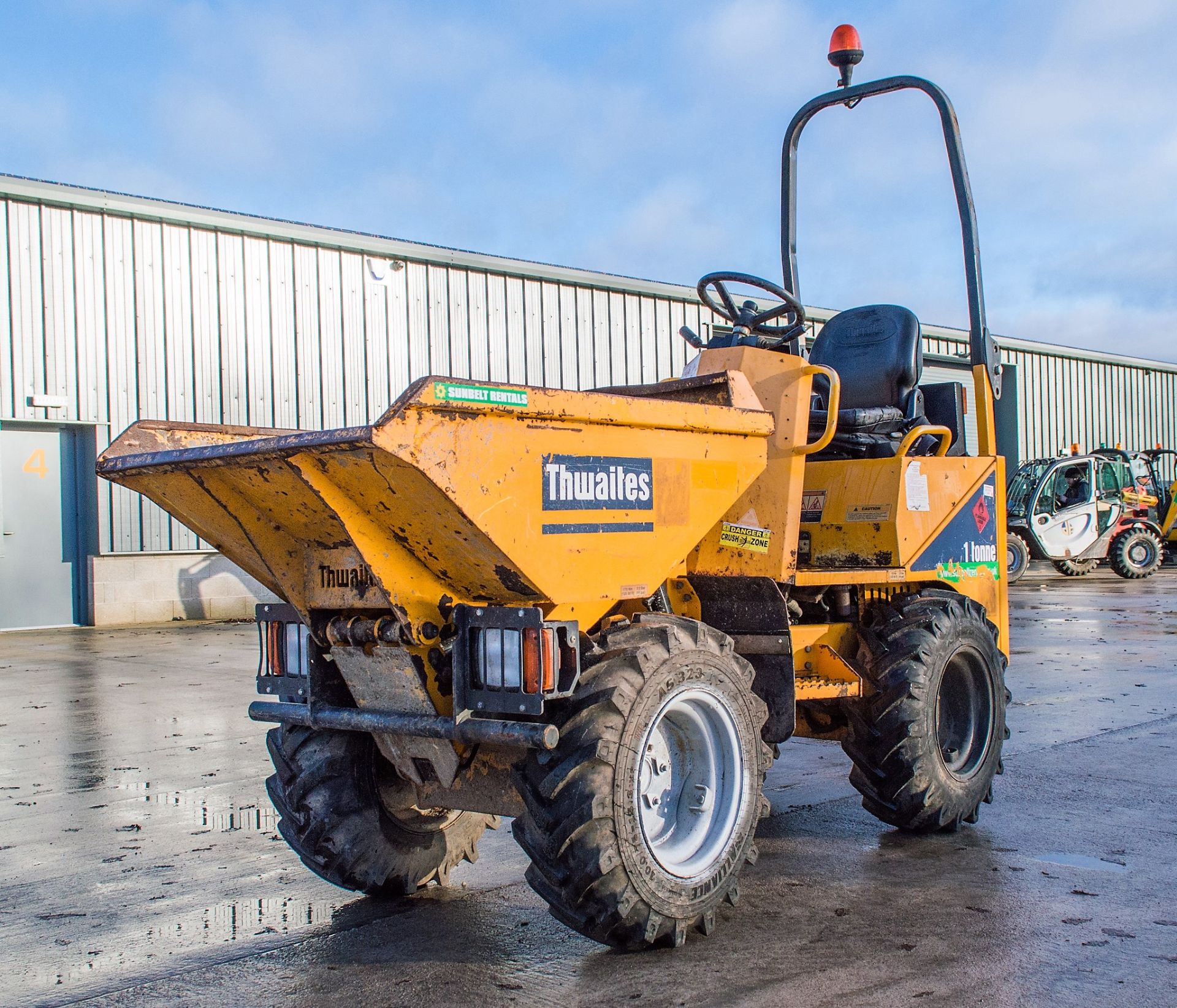 Thwaites 1 tonne hi-tip dumper Year: 2014 S/N: 141709661 Recorded Hours: 1372 A656873