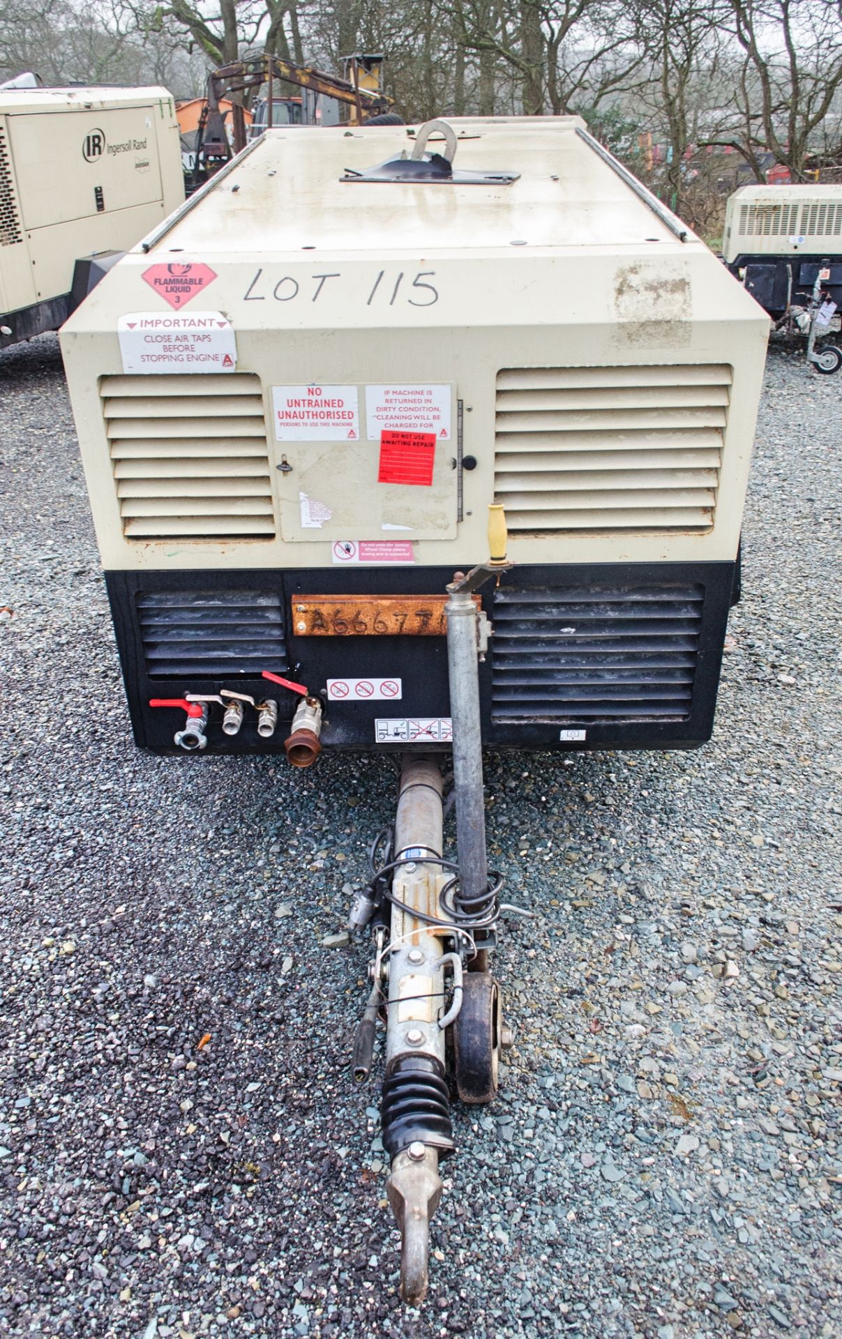 Doosan 7/73 fast tow diesel air compressor Year: 2015 S/N: 543554 Recorded hours: 2572 A666771 - Image 3 of 7