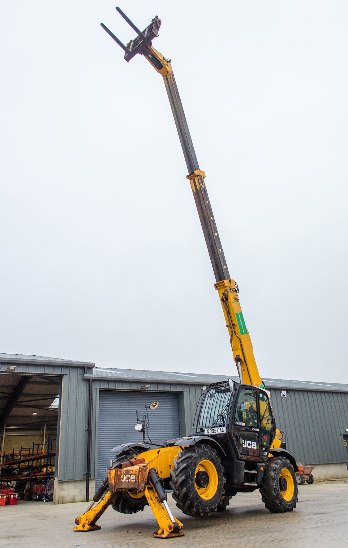 JCB 535-125 Hi-Viz 12.5 metre telescopic handler Year: 2014 S/N: 2339815 Recorded Hours: 2566 - Image 9 of 23