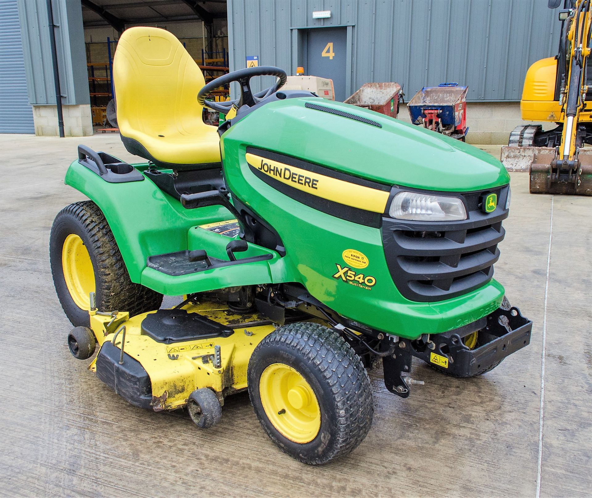 John Deere X540 petrol driven ride on lawnmower Year: 2011 Recorded Hours: 711 c/w 54 inch cutting - Image 2 of 15