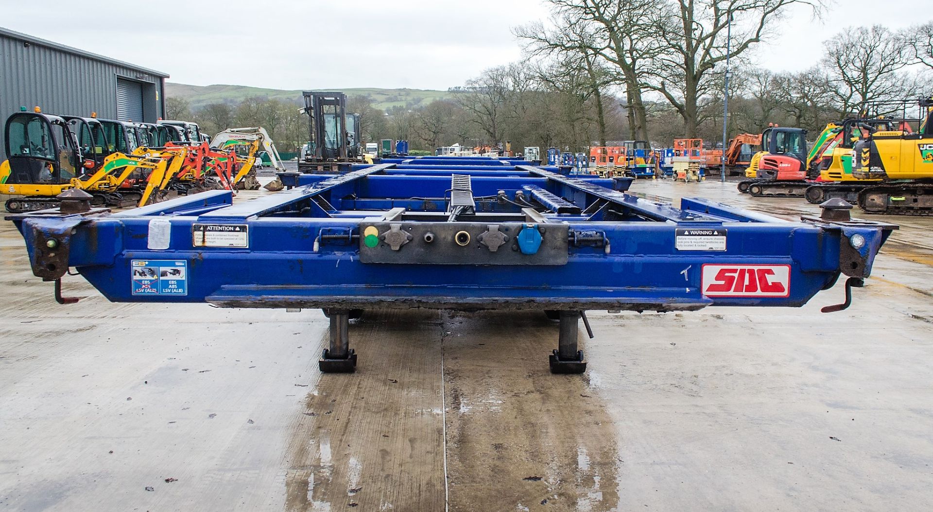 SDC Trailers 4 axle multi function/splitter skeletal container trailer - Image 5 of 16