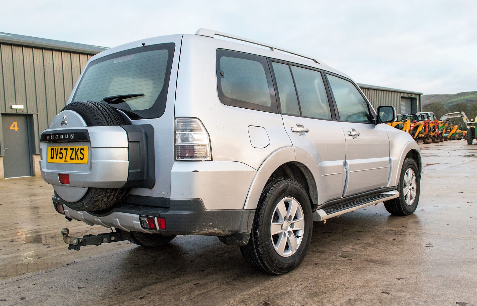 Mitsubishi Shogun 3.2 diesel DI-DC Equippe LWB 4x4 SUV  Registration Number: DV57 ZKS Date of - Image 3 of 30