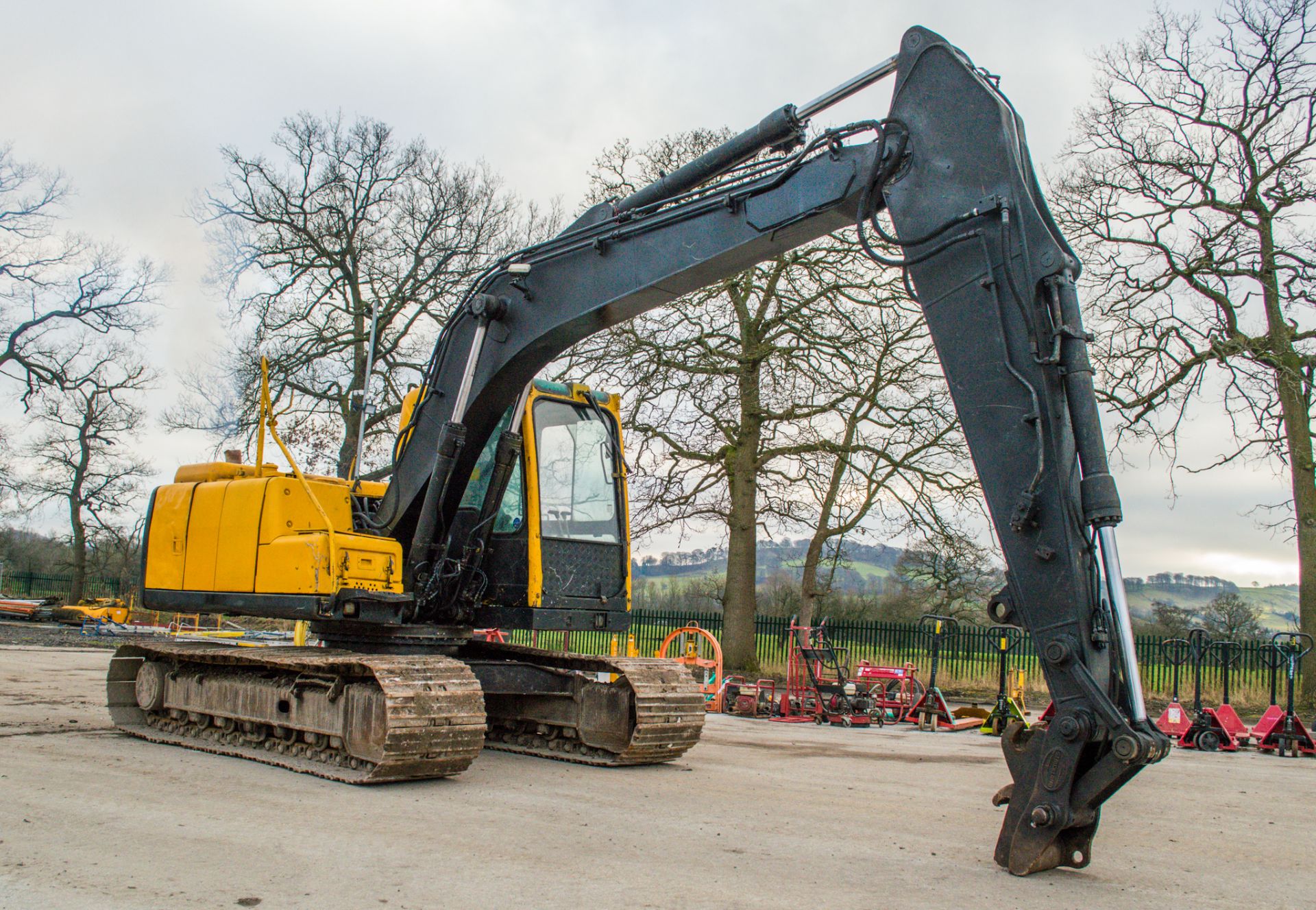 Volvo EC140B 14 tonne steel tracked excavator Year: 2007  S/N:  Recorded Hours: 13,055 piped & - Image 2 of 19