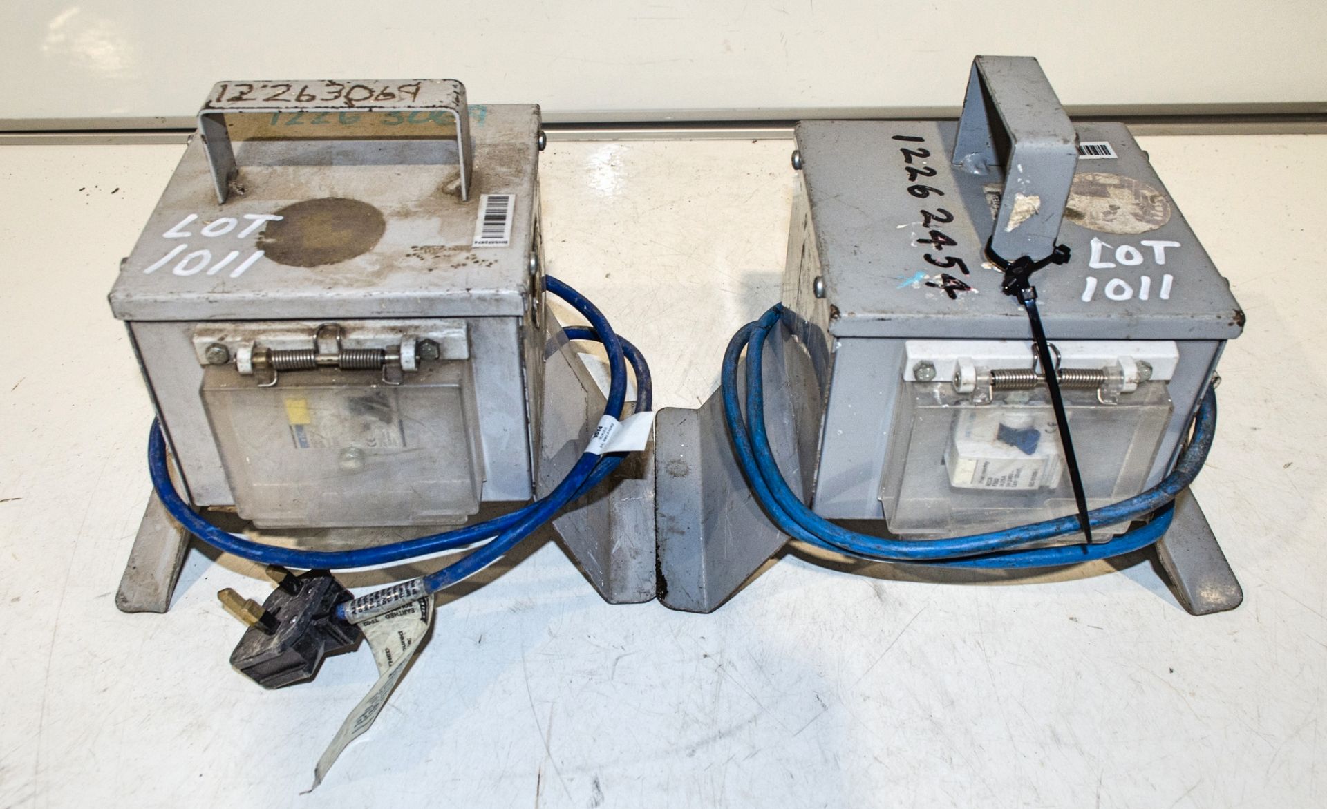 2 - 240v RCD units 1226-2454, 1226-3069