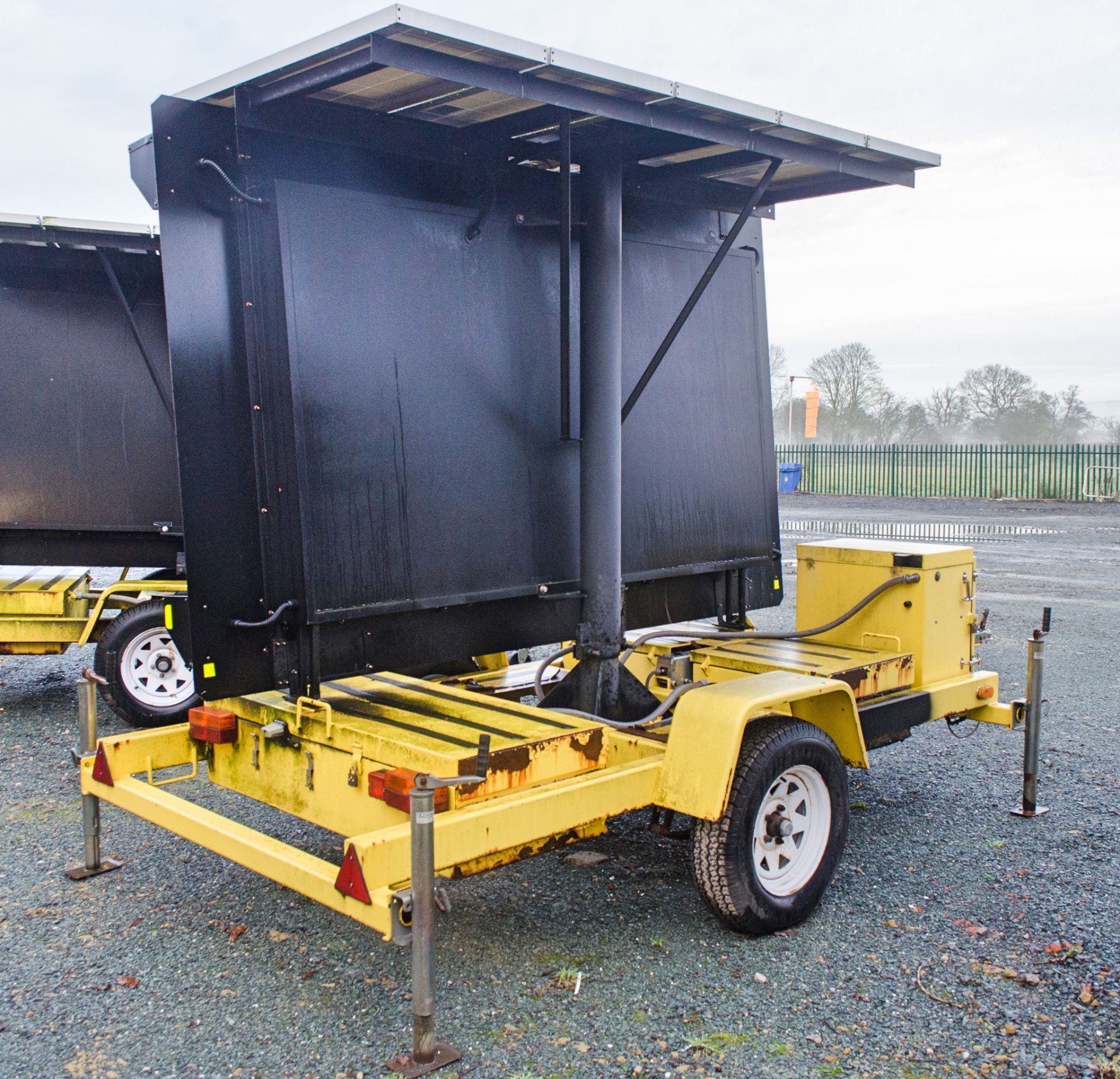 American Signal Co single axle sign board trailer c/w battery pack and solar panel charging system - Image 2 of 5