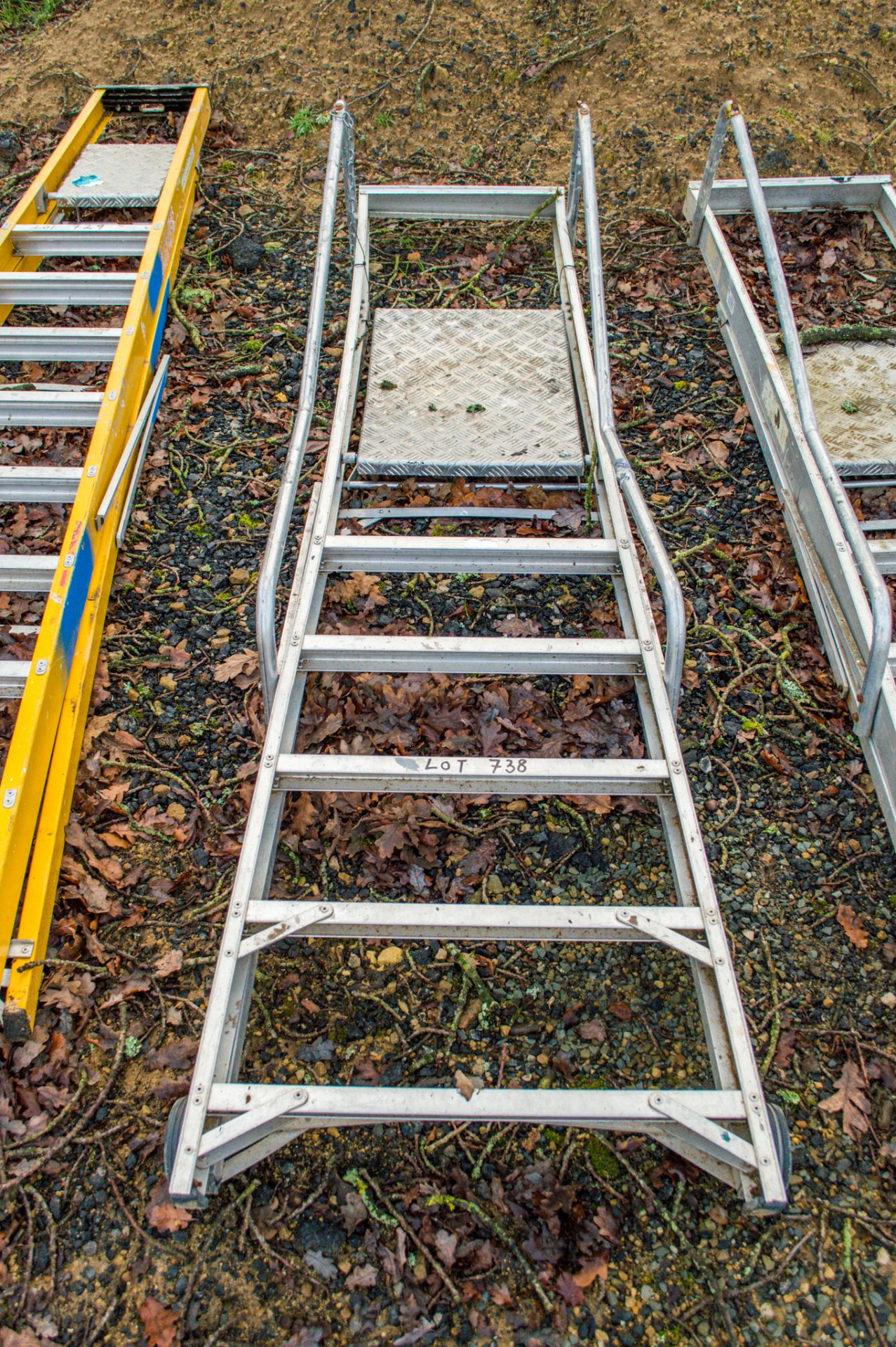 6 tread aluminium step ladder 33A80031