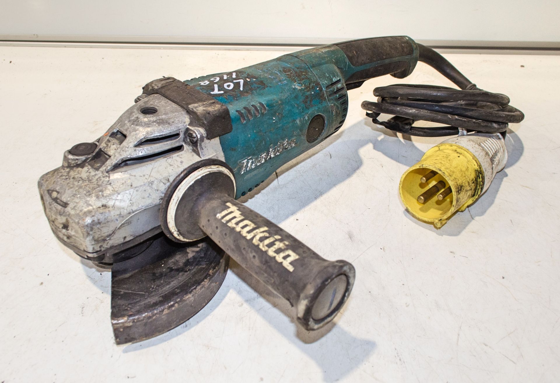 Makita GA9020 110v angle grinder 1107-2532R