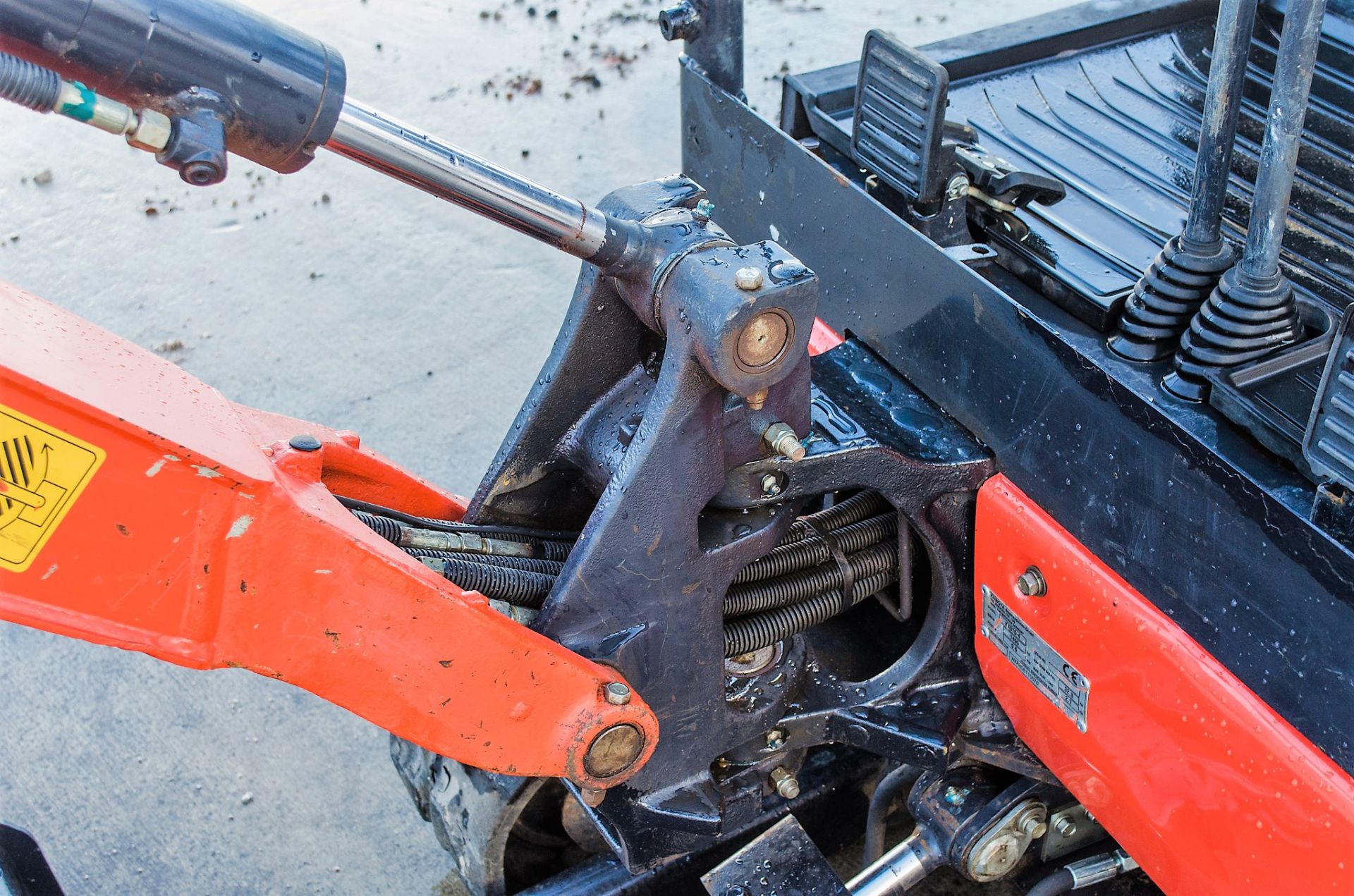 Kubota KX015-4 1.5 tonne rubber tracked mini excavator Year: 2015 S/N: 58352 Recorded Hours: 2663 - Image 15 of 19