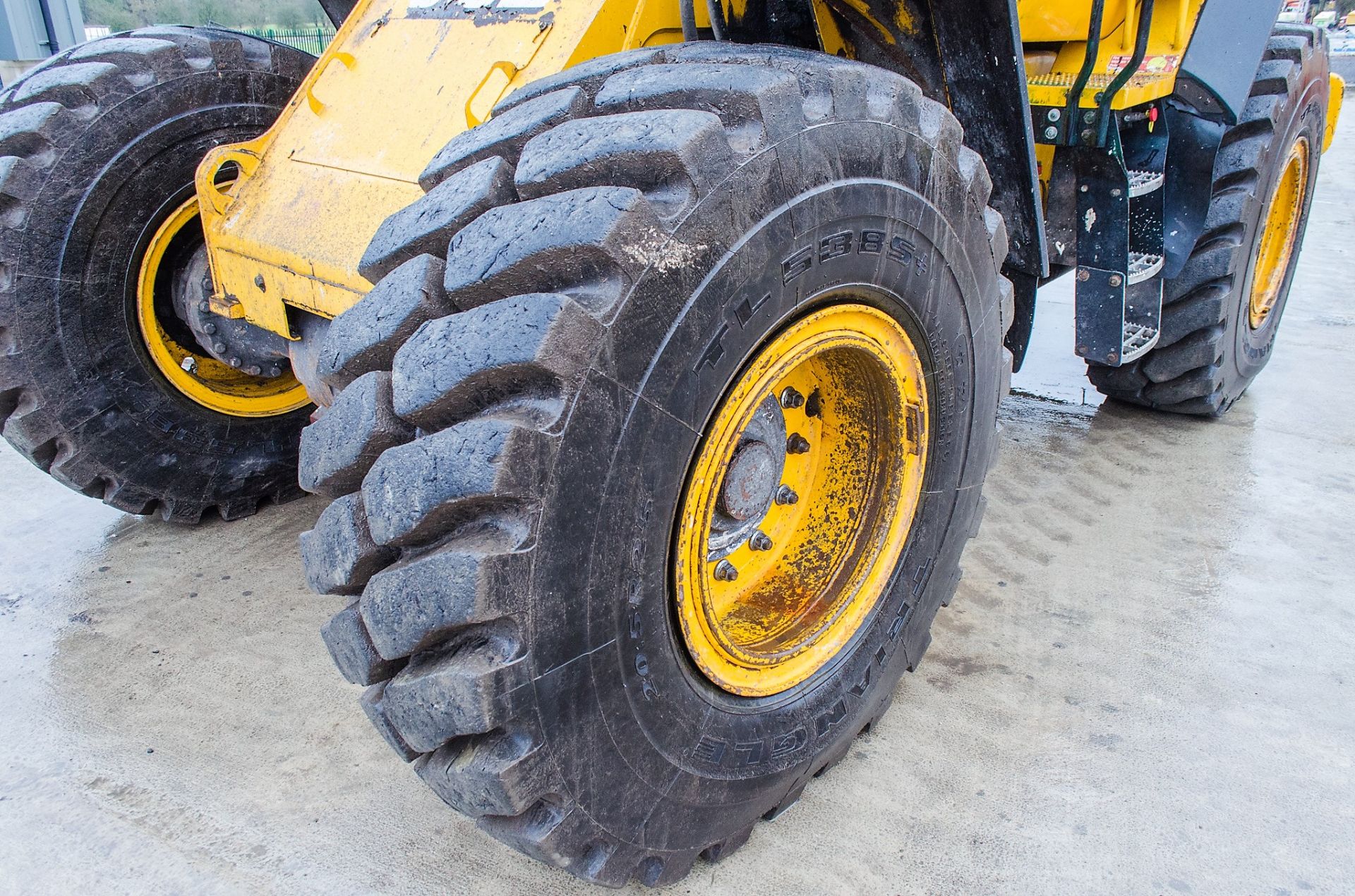 JCB 437 HT Wastemaster wheel loader Year: 2014 S/N: 2313096 Recorded Hours: 9841 c/w air - Image 13 of 24