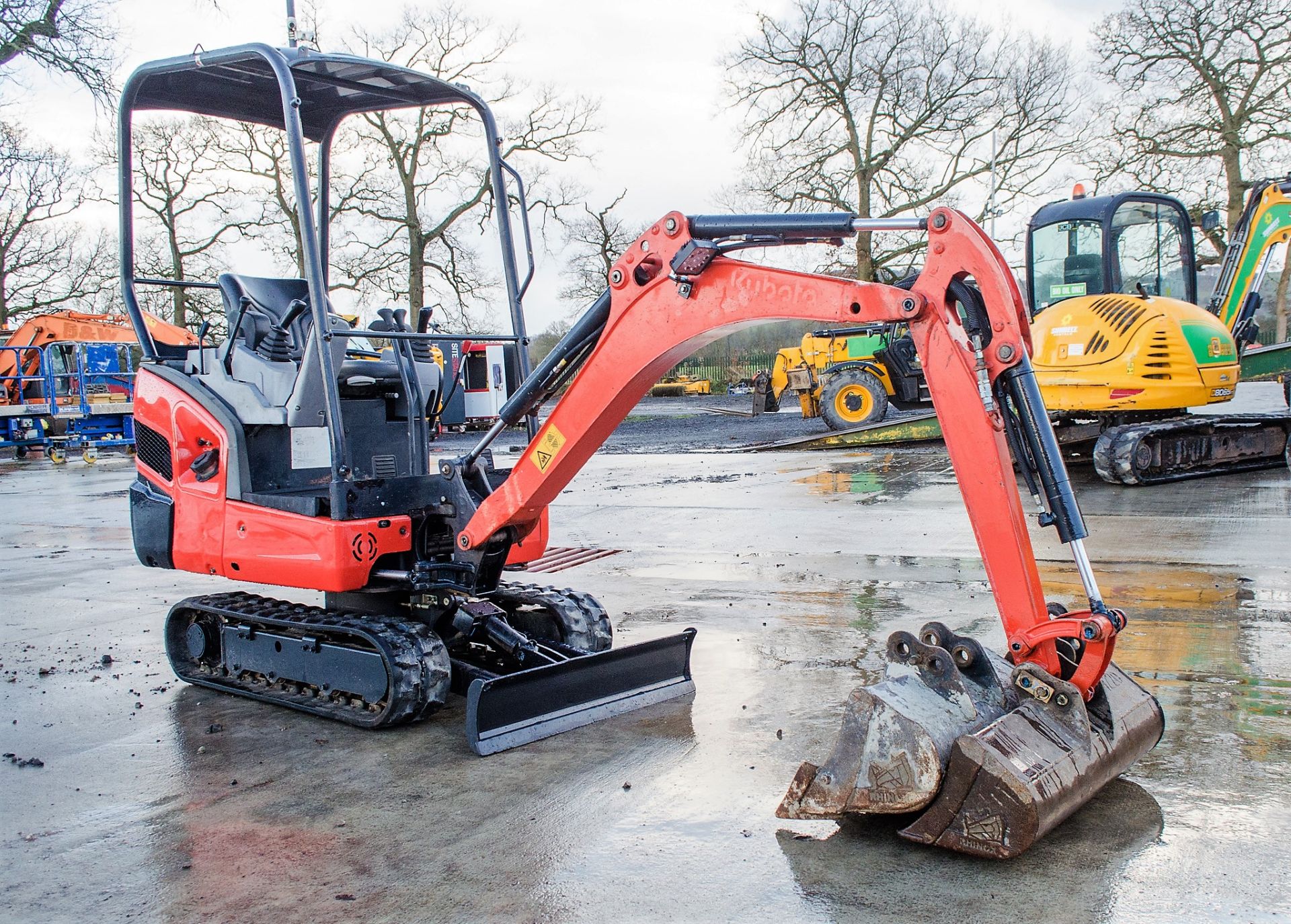 Kubota KX015-4 1.5 tonne rubber tracked mini excavator Year: 2015 S/N: 58352 Recorded Hours: 2663 - Image 2 of 19