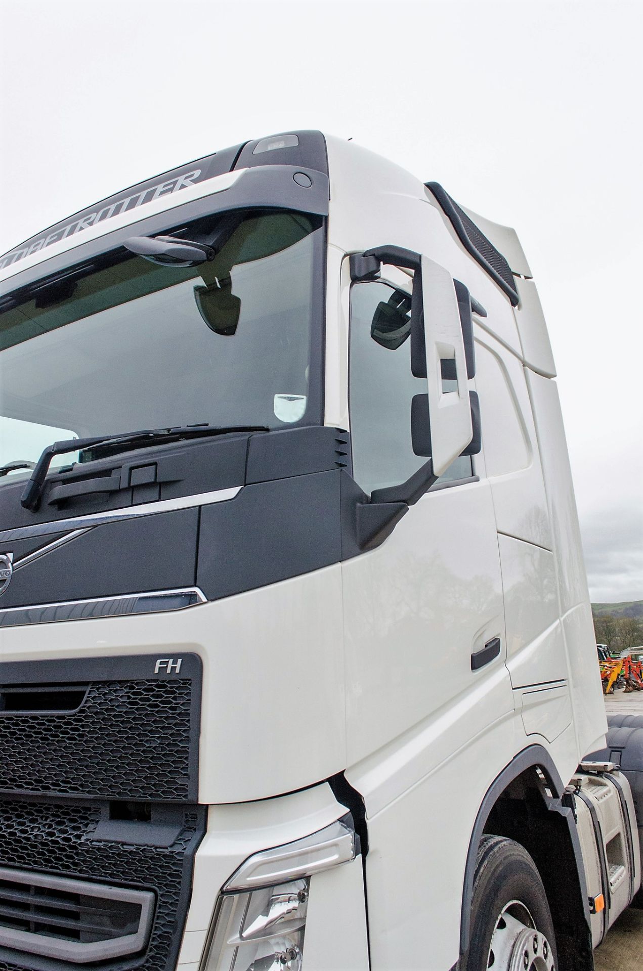 Volvo FH13 460 BHP 6 wheel tractor unit Registration Number: DX14 TXS Date of Registration: 01/03/ - Image 12 of 28