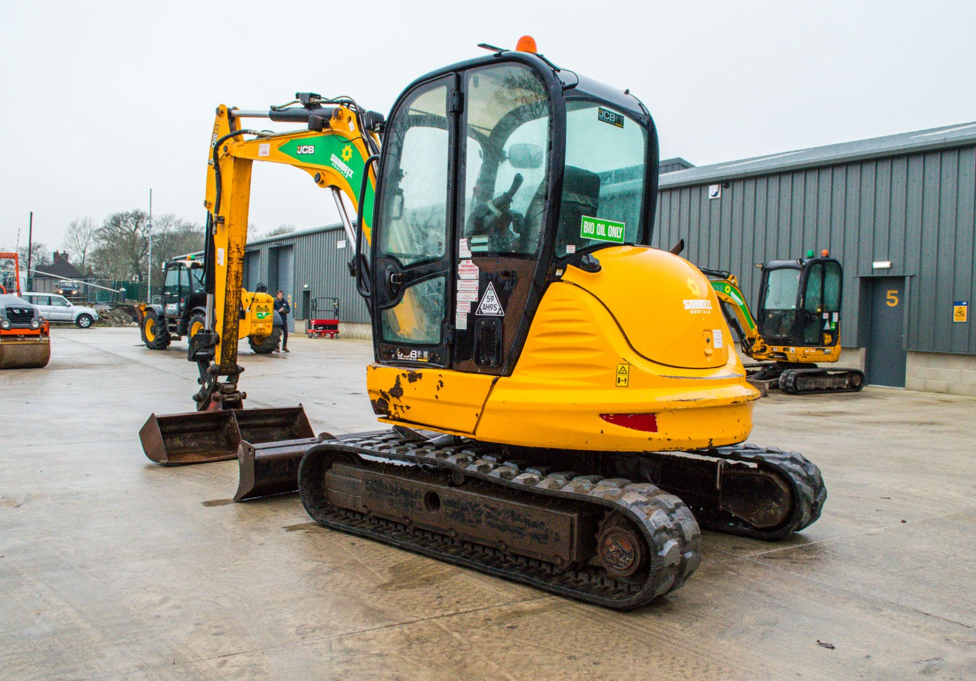 JCB 8065 RTS 6.5 tonne rubber tracked midi excavator Year: 2013 S/N: 1538571 Recorded Hours: 3047 - Image 4 of 19