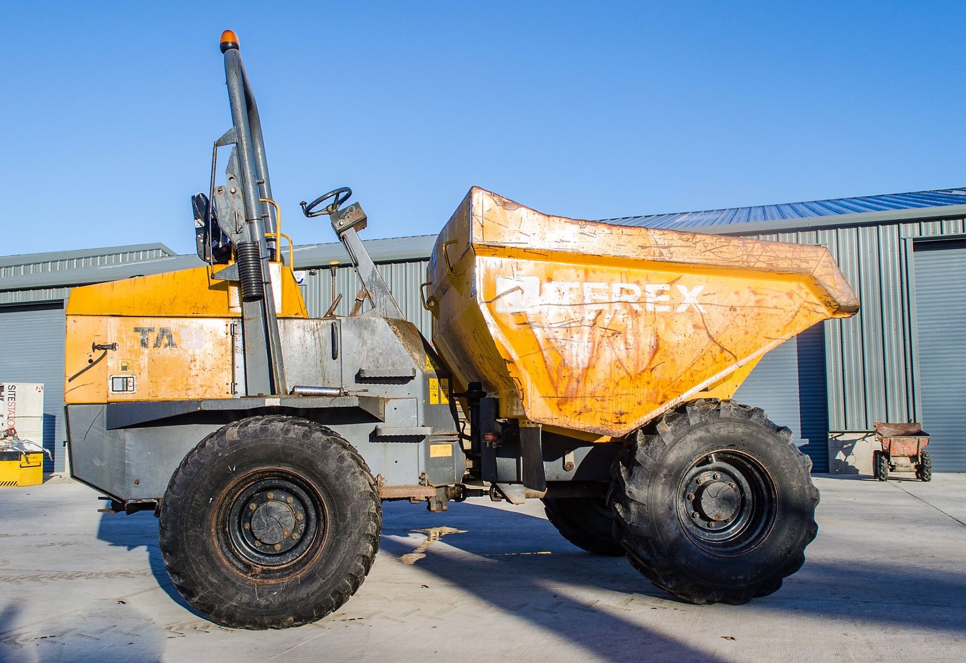 Terex TA9 9 tonne straight skip dumper Year: 2011 S/N: B4MV2375 Recorded Hours: 3265 18729 - Image 7 of 20