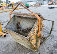 Conquip 1790kg concrete skip/chute