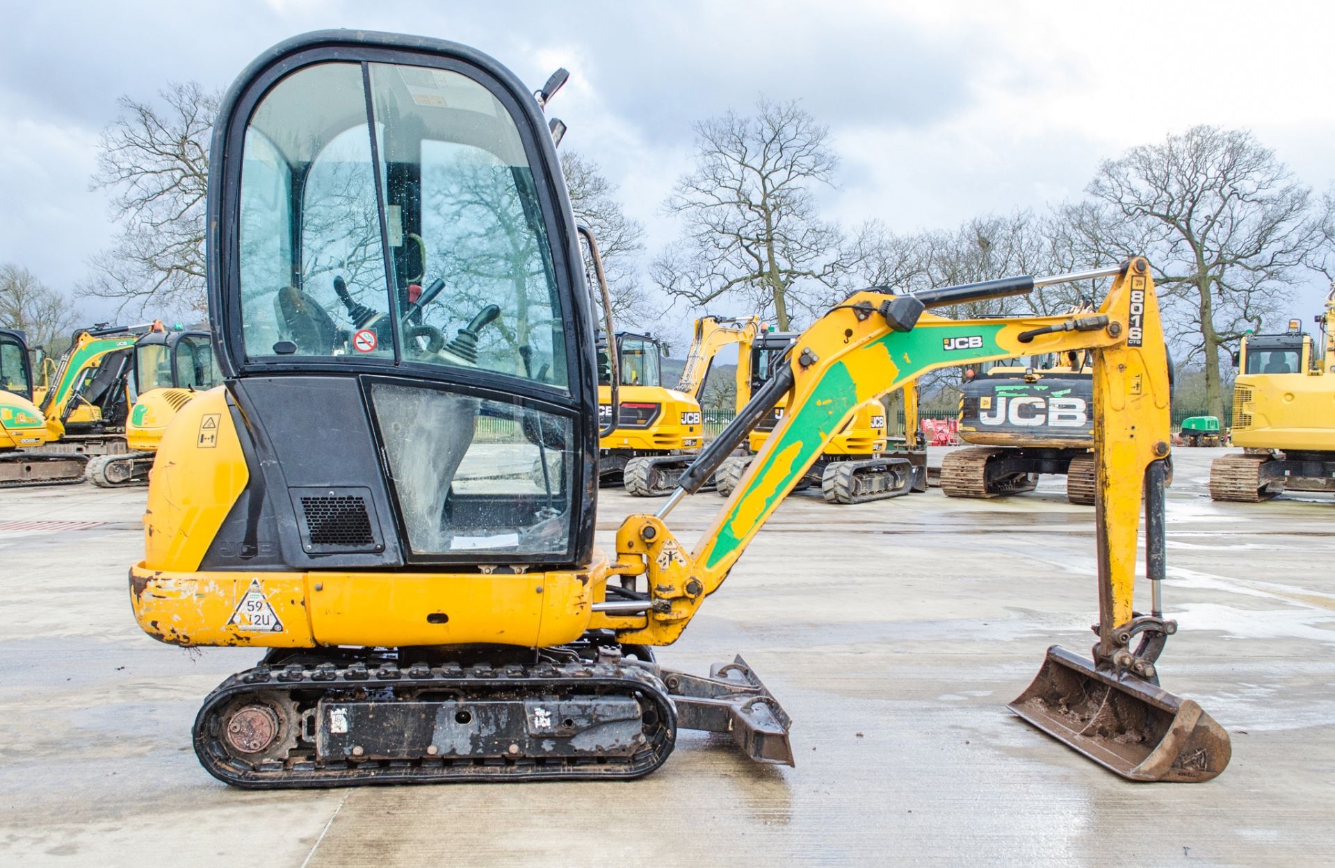 JCB 8016 1.5 tonne rubber tracked mini excavator Year: 2013 S/N: 2071485 Recorded Hours: 2396 blade, - Image 8 of 21