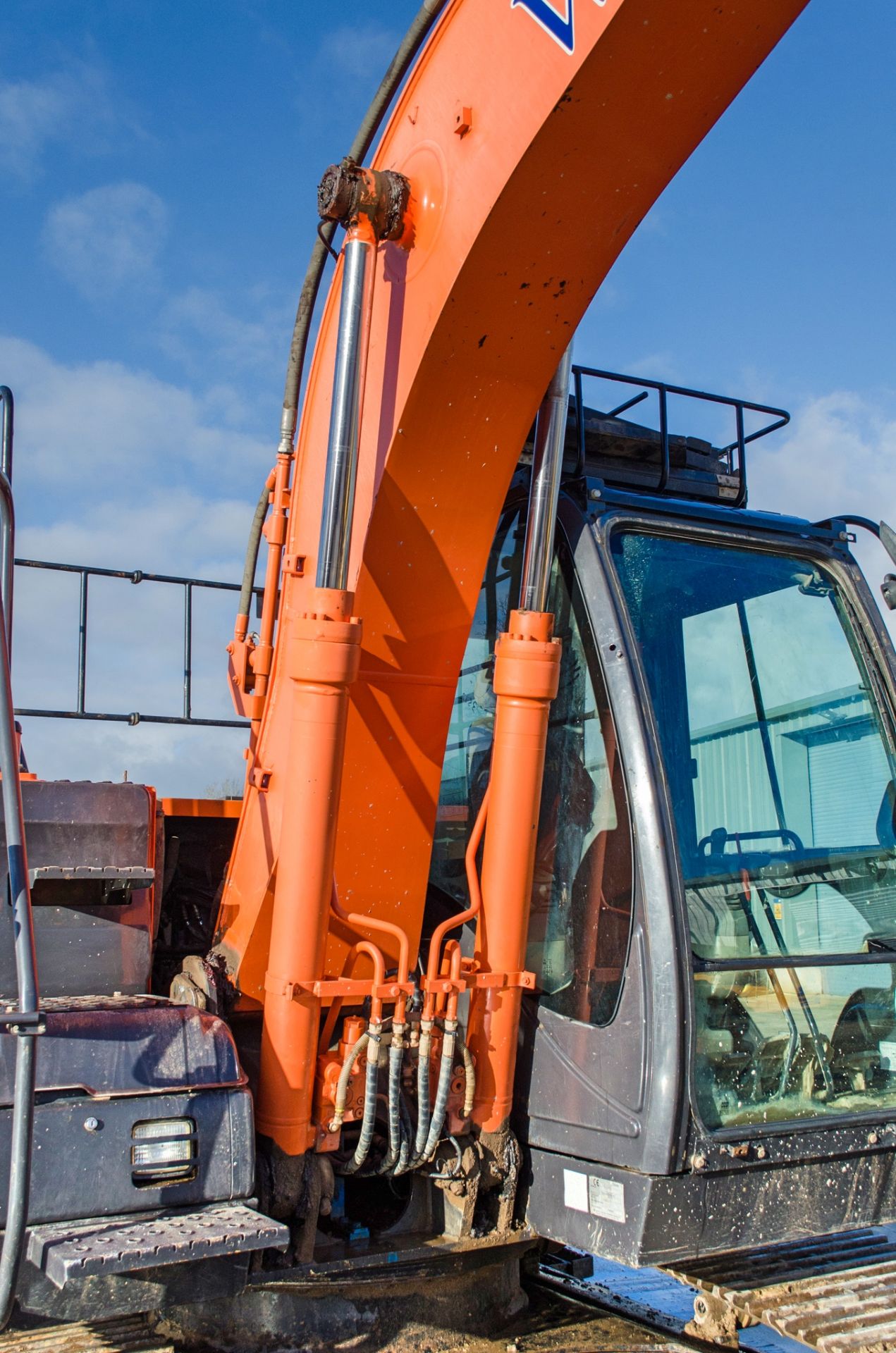 Hitachi ZX 130 LCN-5B 14 tonne steel tracked excavator Year: 2014 S/N: 91618 Recorded hours: 9054 - Image 16 of 25