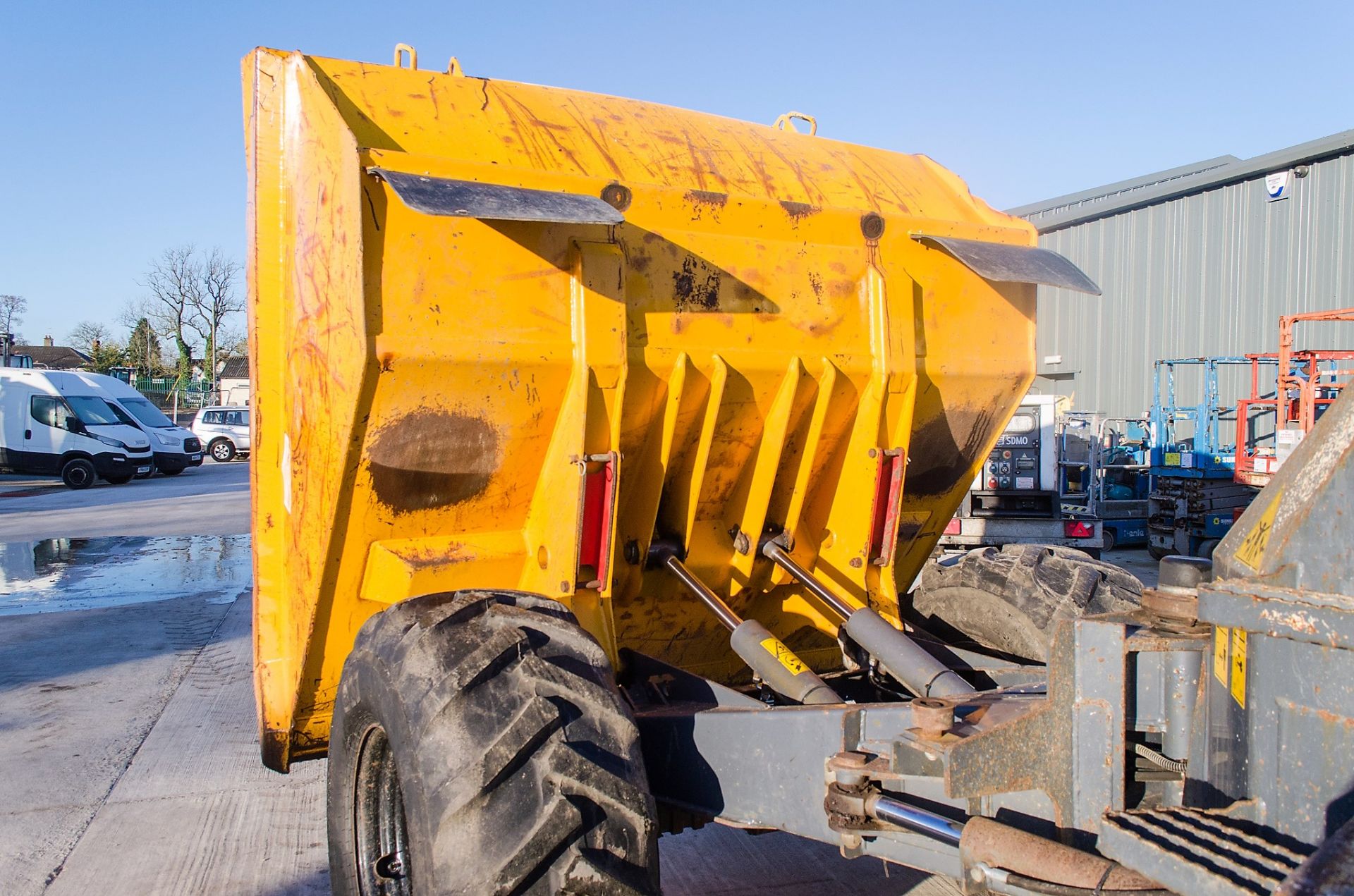 Terex TA9 9 tonne straight skip dumper Year: 2011 S/N: B4MV2375 Recorded Hours: 3265 18729 - Image 8 of 20