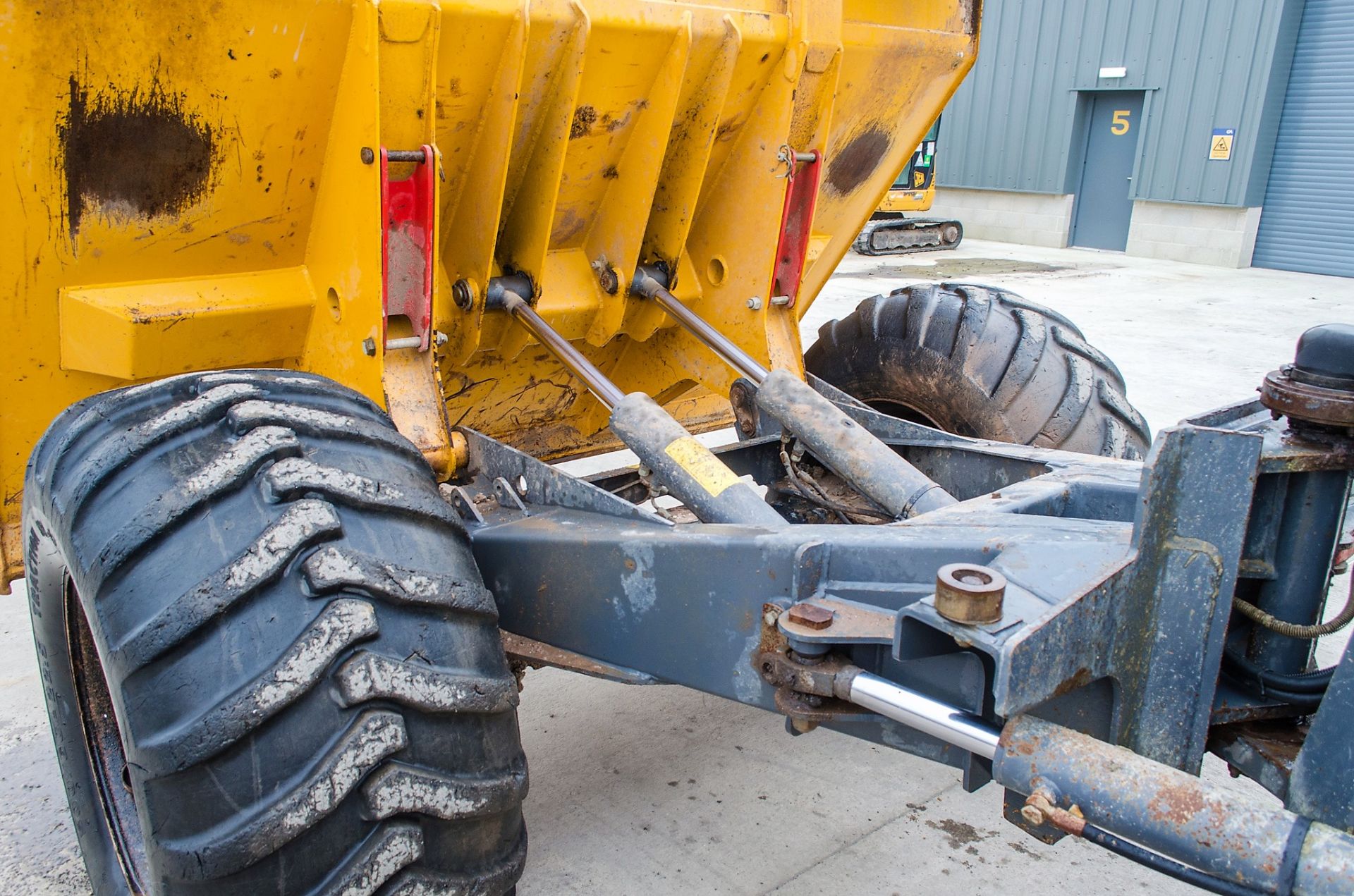 Terex 9 tonne straight skip dumper Year: 2014 S/N: EE5PK5550 Recorded Hours: Not displayed (Clock - Image 10 of 21