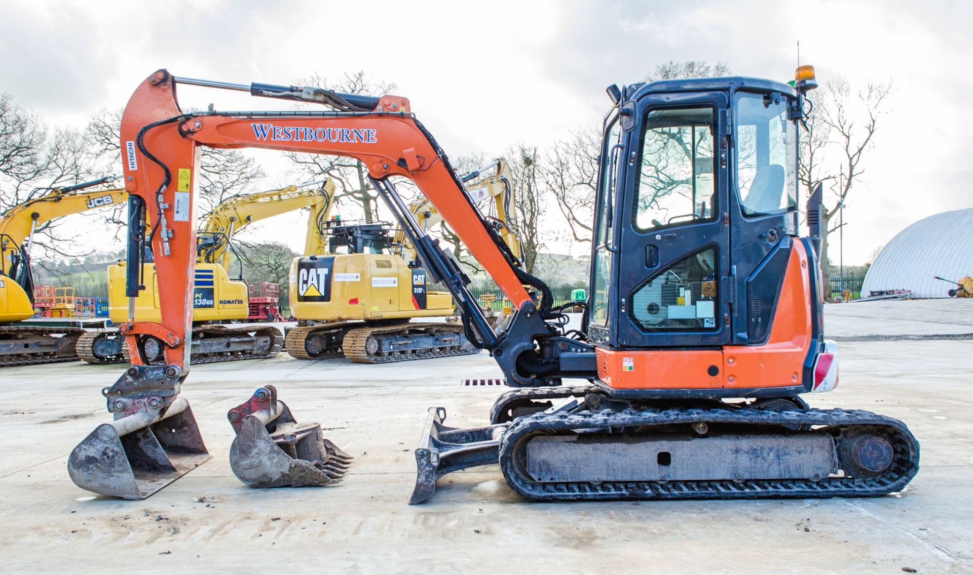 Hitachi ZX 48U - 5A 5 tonne rubber tracked midi excavator Year: 2017 S/N: 34951 Recorded hours: - Image 7 of 24