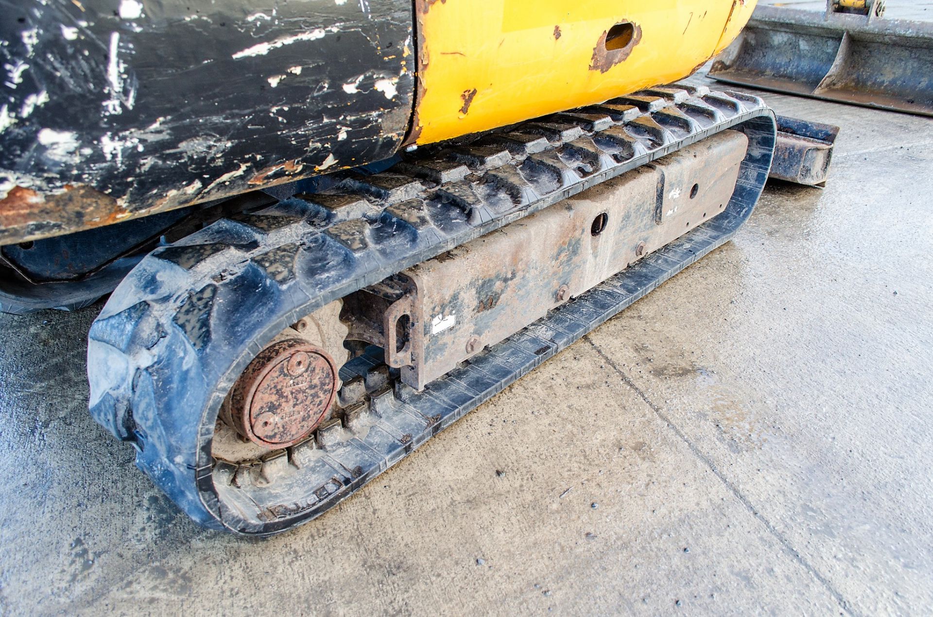 JCB 8016 1.5 tonne rubber tracked mini excavator Year: 2014 S/N: 2071655 Recorded Hours: 1492 blade, - Image 10 of 21