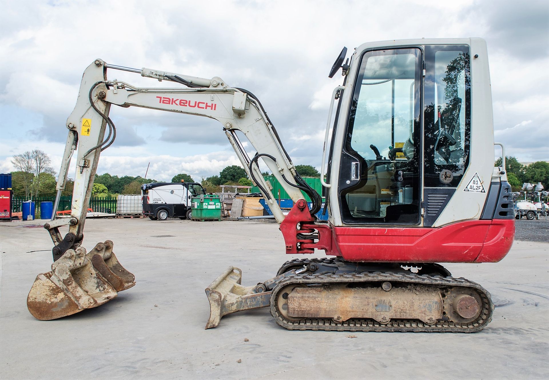 Takeuchi TB228 2.8 tonne rubber tracked mini excavator Year: 2015 S/N: 122804265 Recorded Hours: - Image 7 of 19