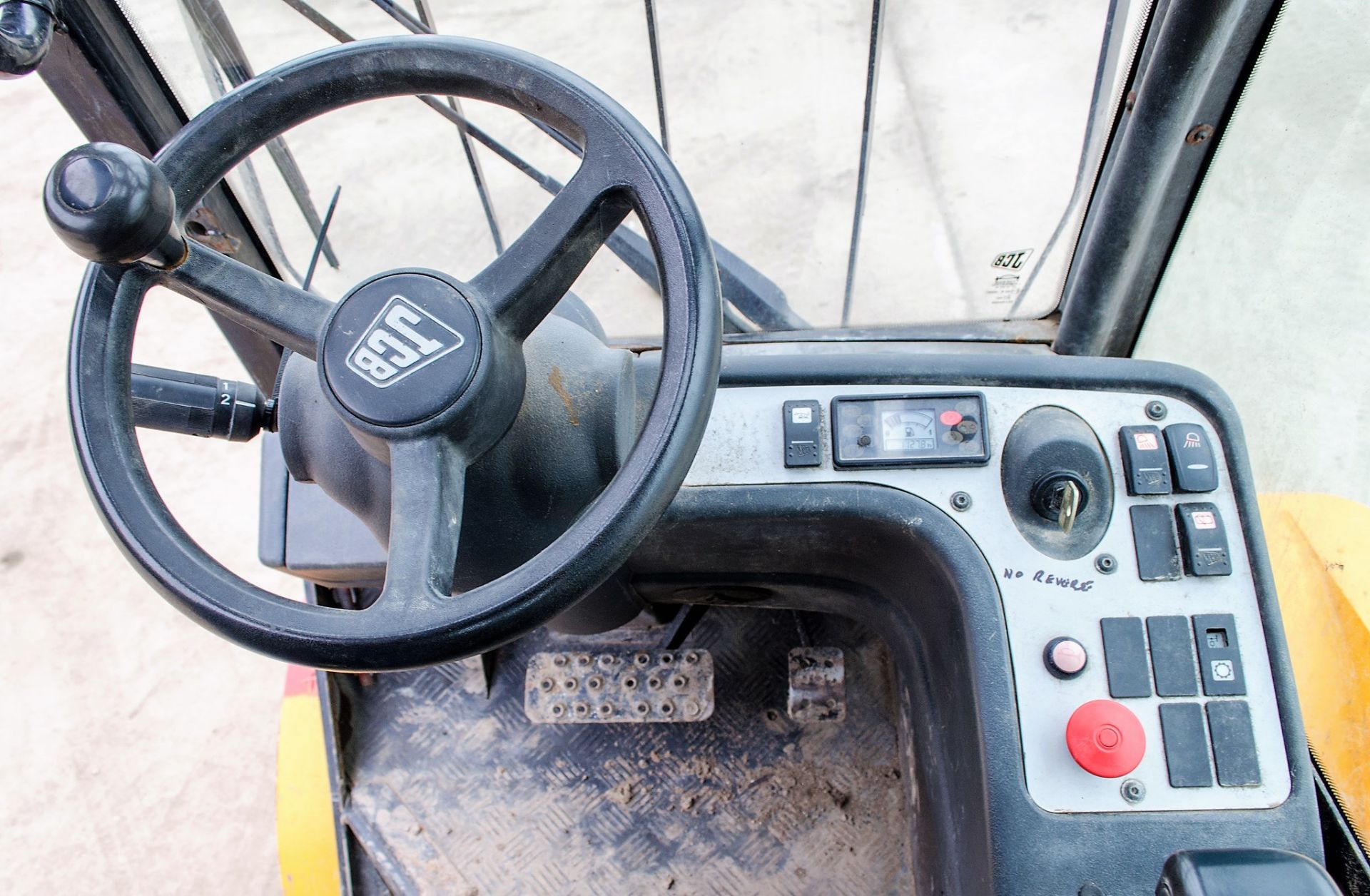 JCB Teletruk 30D 4x4 telescopic fork lift truck Year: 2013 S/N: 1541935 Recorded Hours: 1127 A623434 - Image 20 of 24