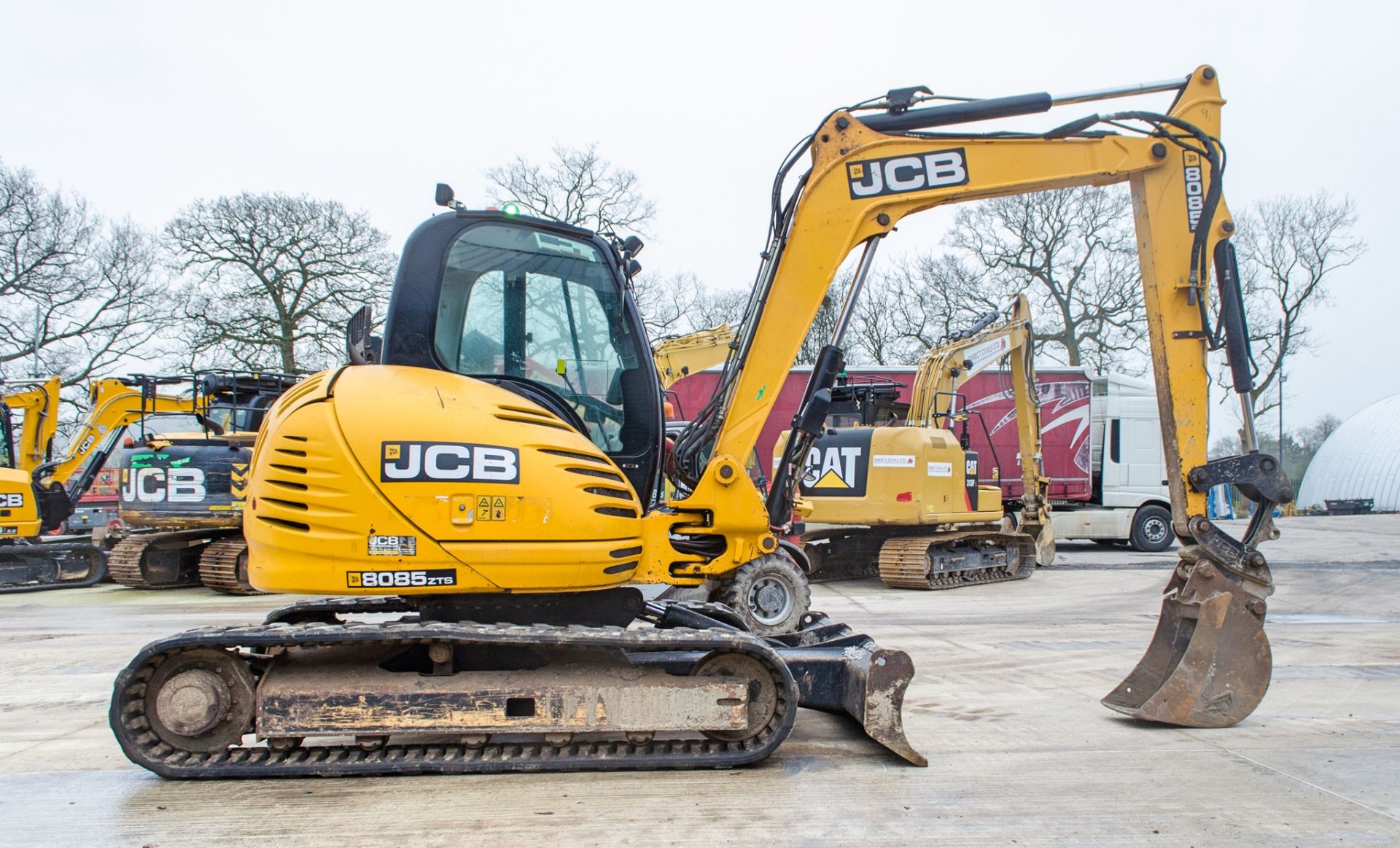 JCB 8085 8.5 tonne rubber tracked midi excavator Year: 2013 S/N: 1073059 Recorded Hours: 92826 ( - Image 5 of 22