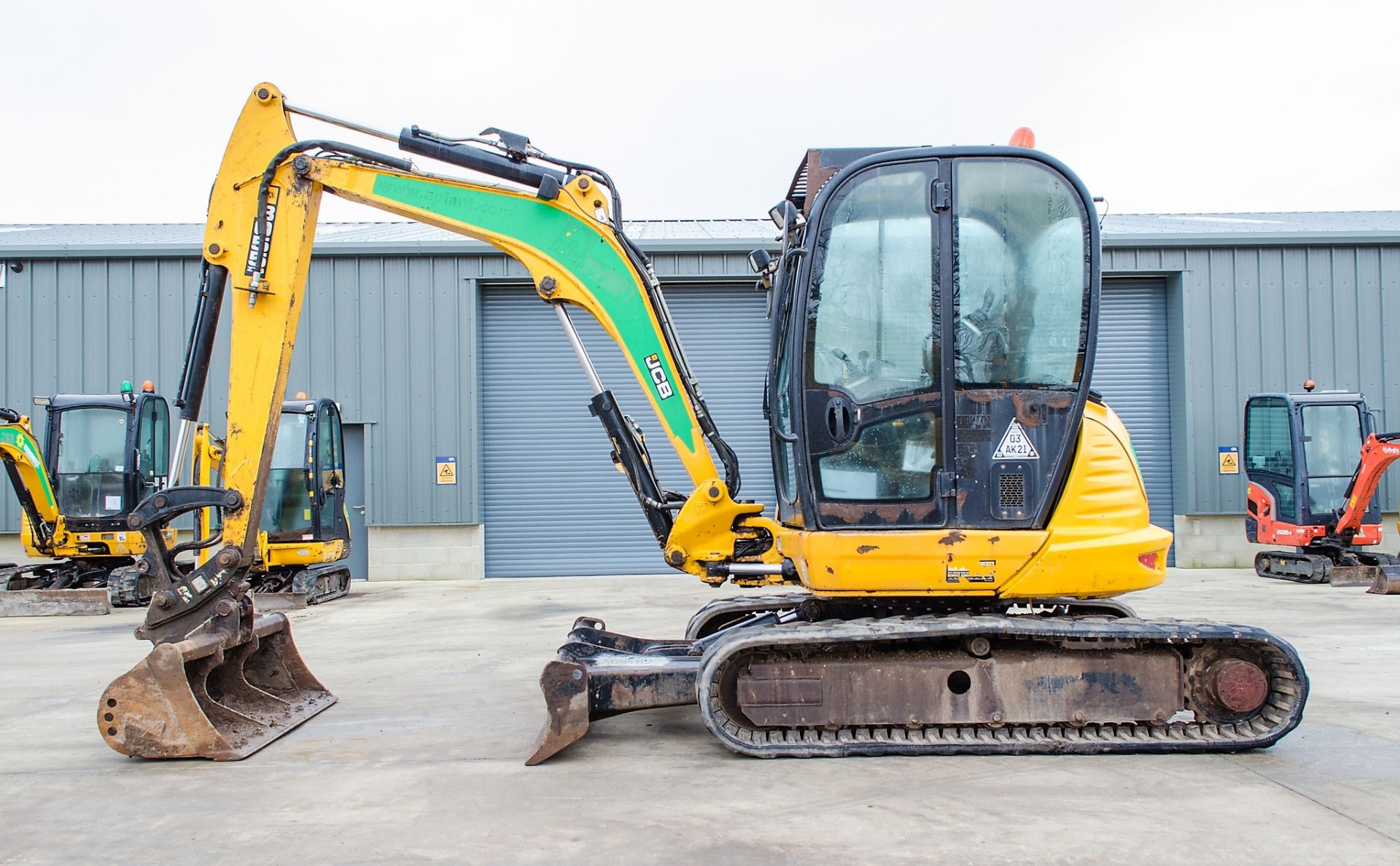 JCB 8055 ZTS 5.5 tonne rubber tracked excavator Year: 2014 S/N: 2060701 Recorded Hours: 2652 - Image 7 of 24