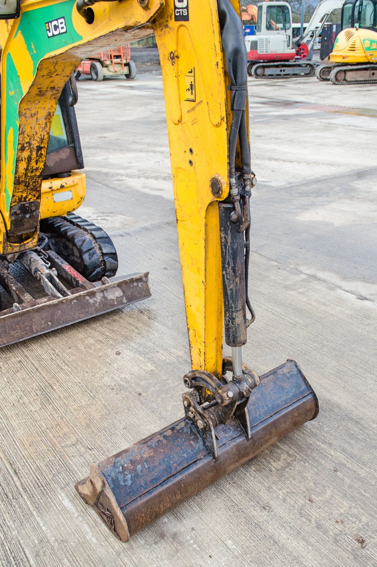 JCB 8016 1.5 tonne rubber tracked mini excavator Year: 2013 S/N: 2071485 Recorded Hours: 2396 blade, - Image 13 of 21