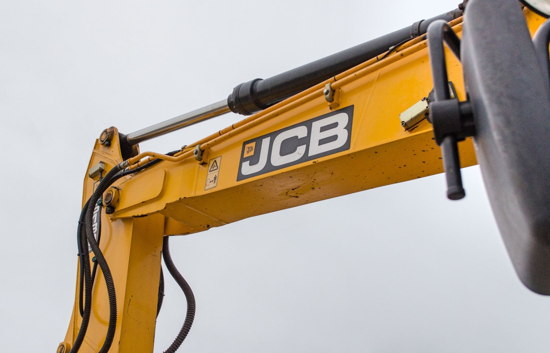 JCB JS 130 LC 13 tonne steel tracked excavator Year: 2014  S/N: 2134514 Recorded Hours: 5385 - Image 14 of 23