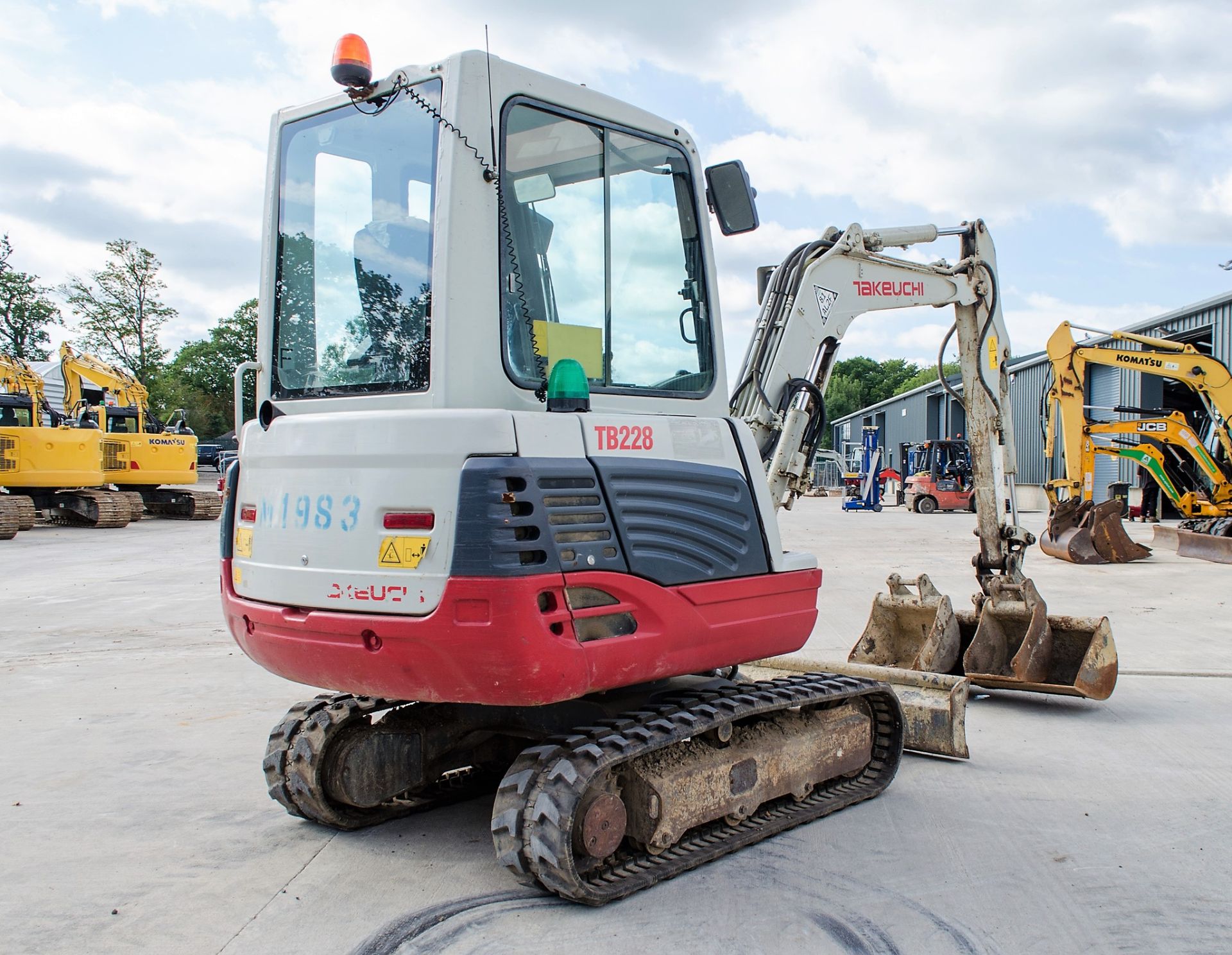 Takeuchi TB228 2.8 tonne rubber tracked mini excavator Year: 2015 S/N: 122804265 Recorded Hours: - Image 3 of 19