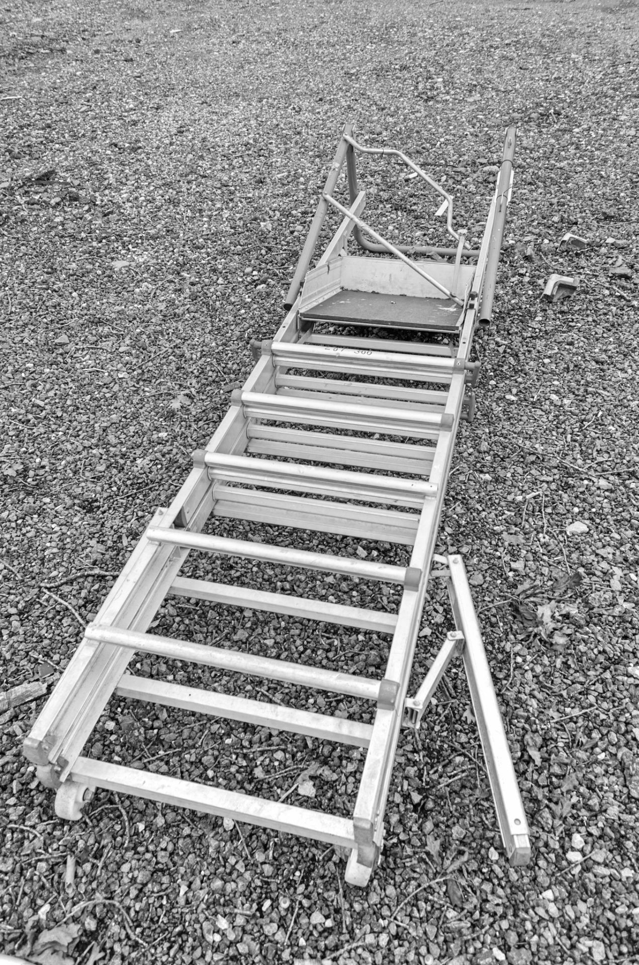 Clow aluminium extending step ladder/podium A808724