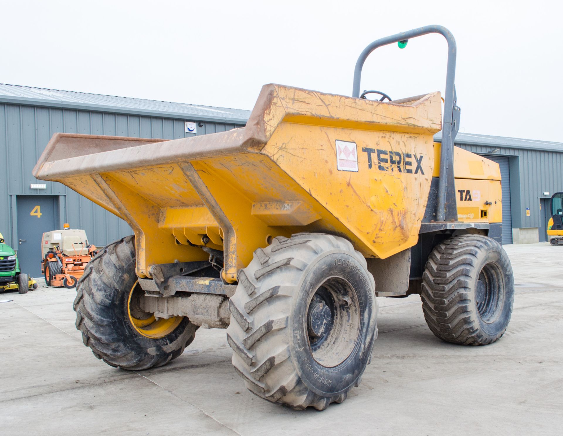 Terex TA9 9 tonne straight skip dumper Year: 2014 S/N: EE4PK5488 Recorded Hours: 2115 1857