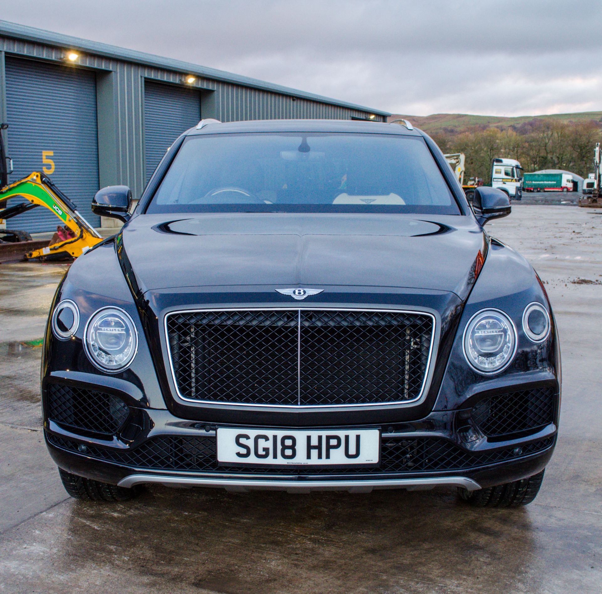 Bentley Bentayga 4.0 V8 diesel 4wd 7 seat SUV Reg No: SG 18 HPU Recorded Mileage: 37,650 Date of - Image 5 of 41
