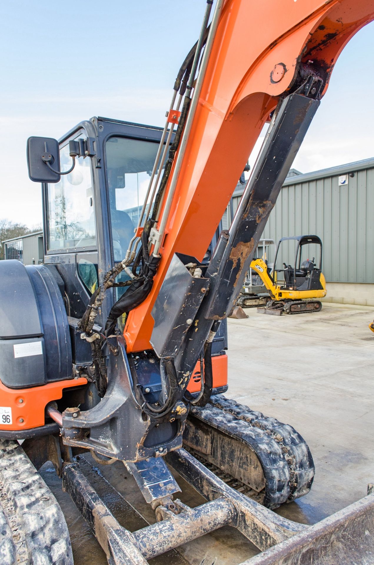 Hitachi ZX 48U - 5A 5 tonne rubber tracked midi excavator Year: 2017 S/N: 34951 Recorded hours: - Image 15 of 24